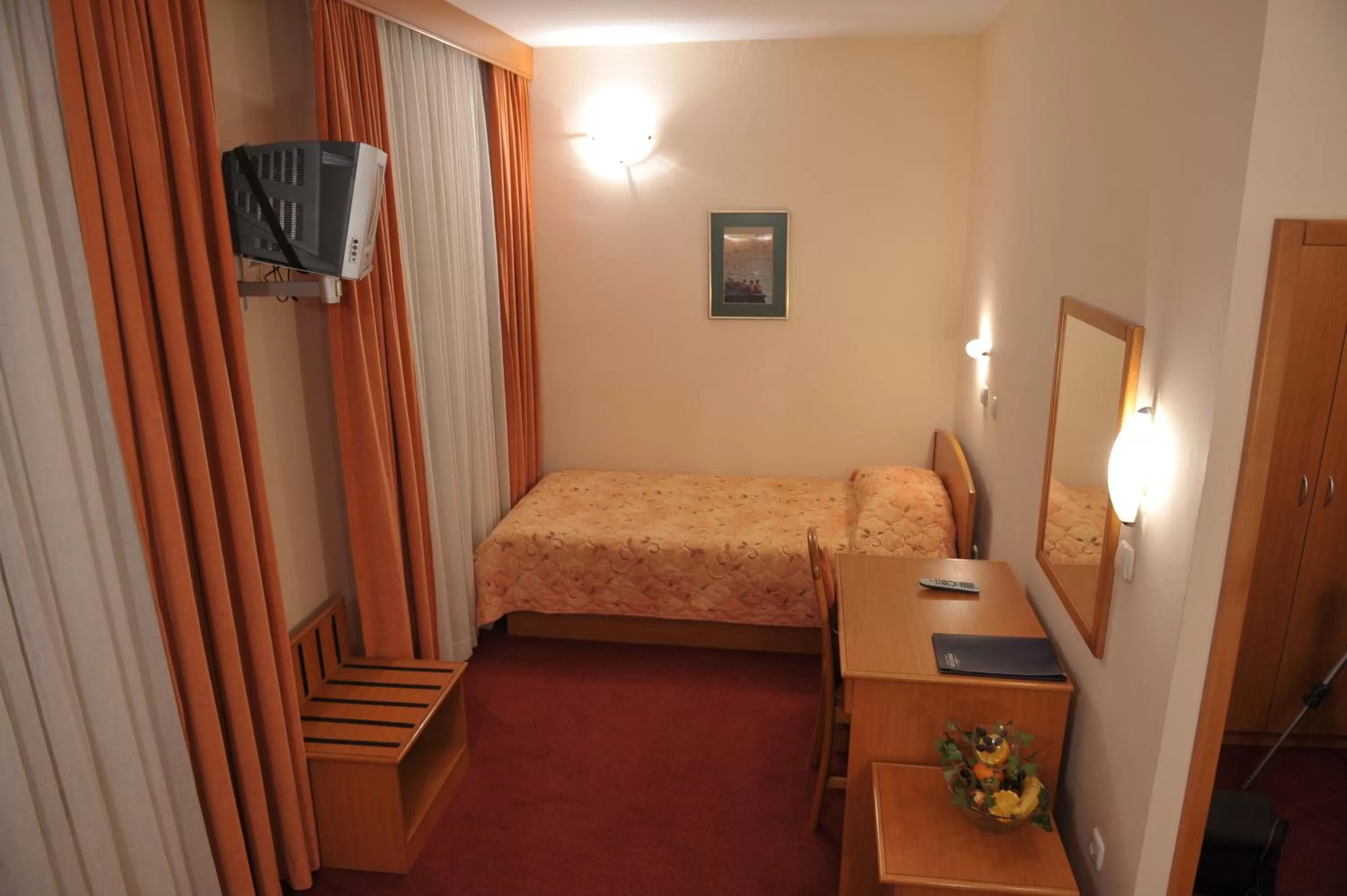 Bedroom, Bed in Hotel Fontana