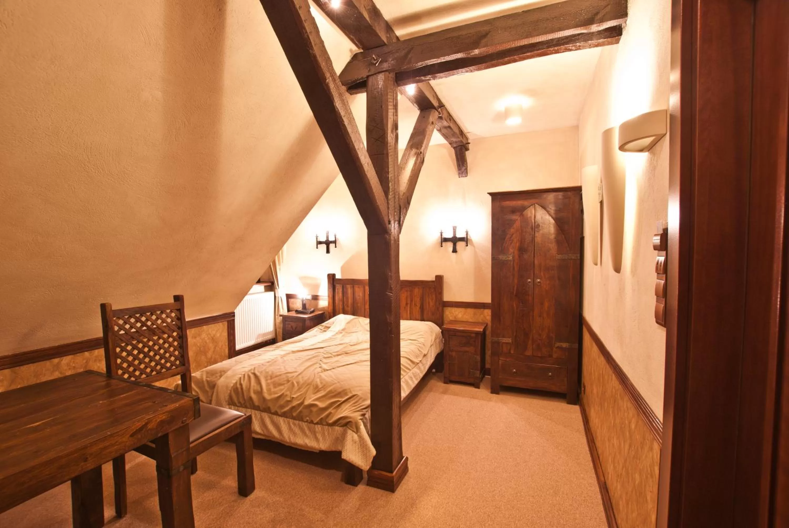 Bed in Zamek Uniejów