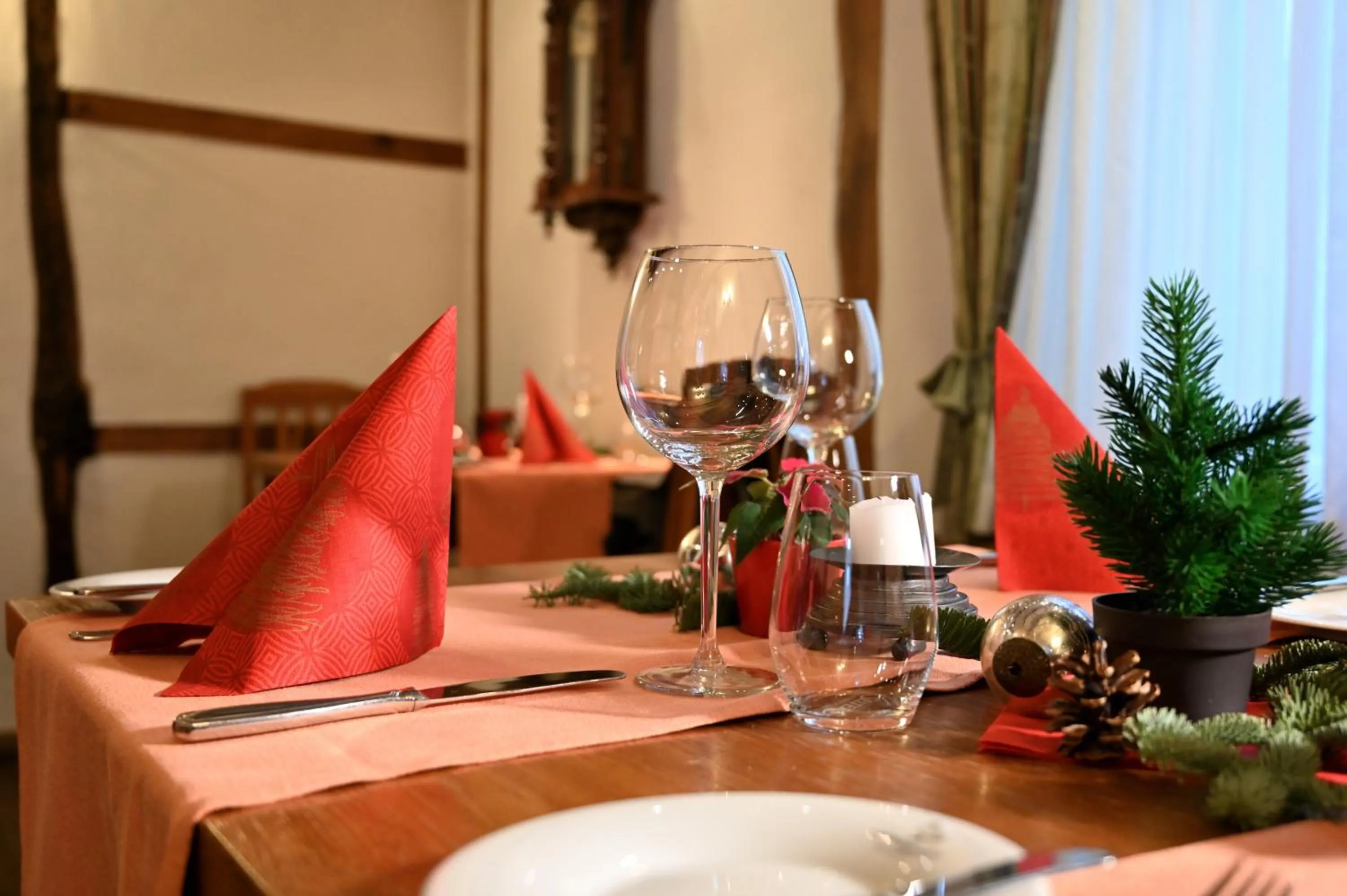 Restaurant/Places to Eat in Landhotel Krummenweg