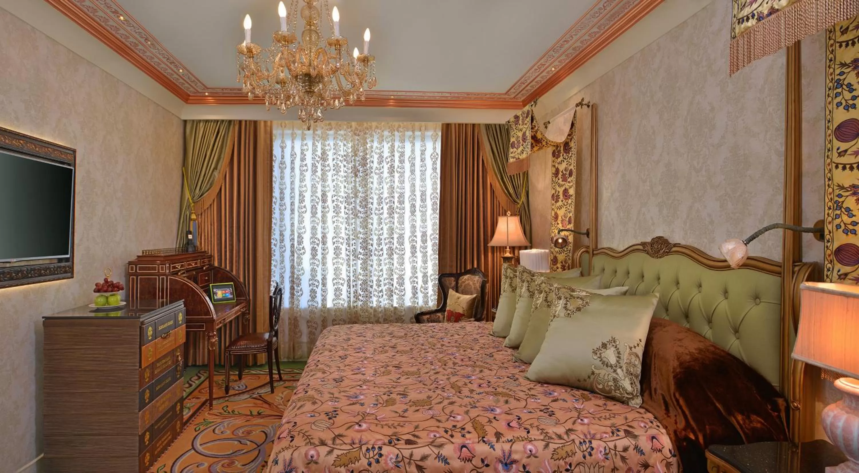 Photo of the whole room, Bed in Radisson Blu MBD Hotel Noida