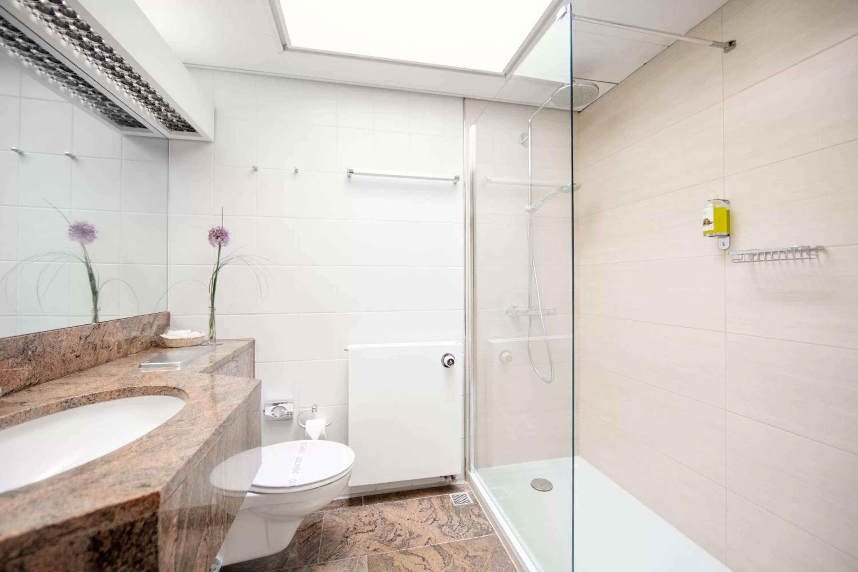 Bathroom in Stadthotel Eckernförde