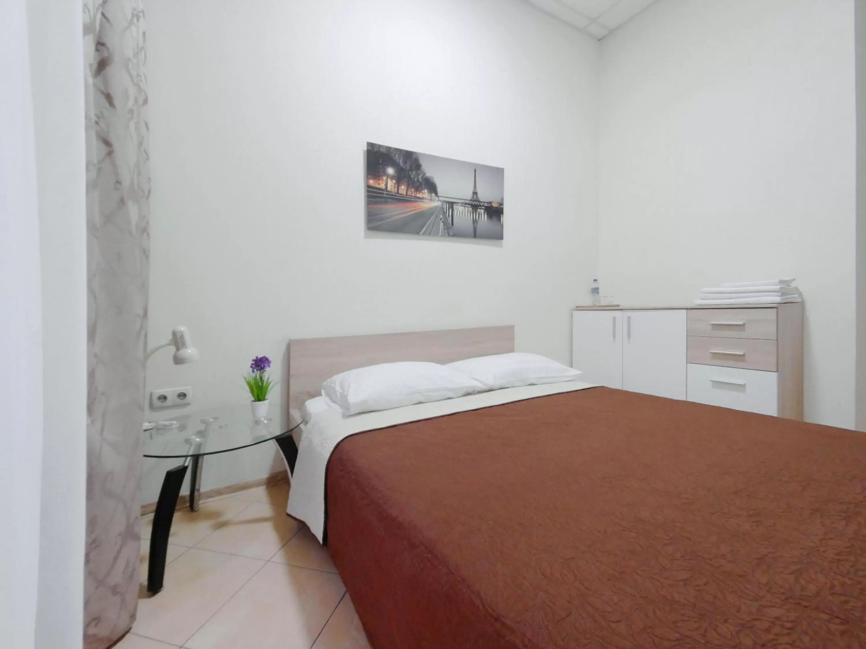 Basic Double Room in Mini hotel Non-Stop Basic Double Room in Mini hotel Non-Stop