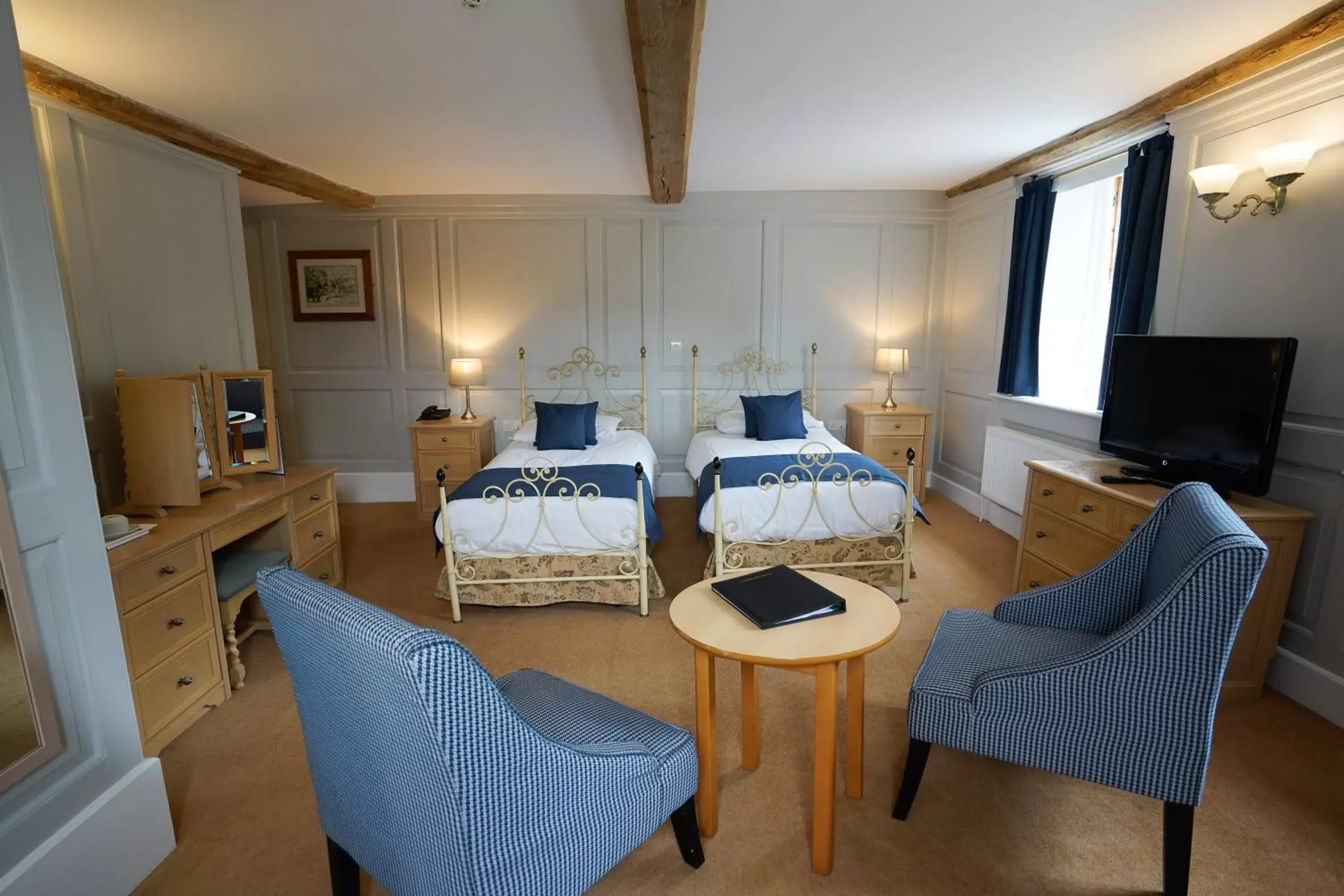 Deluxe Twin Room - single occupancy in Waveney House Hotel Deluxe Twin Room - single occupancy in Waveney House Hotel