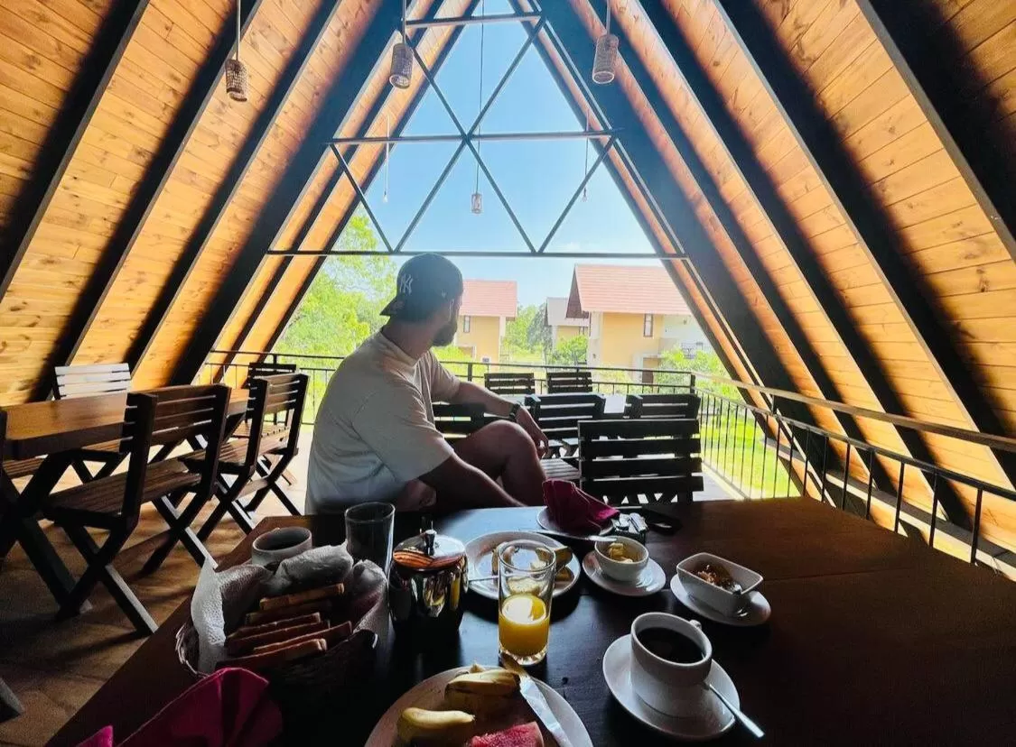 Restaurant/Places to Eat in Lolu Village Resort