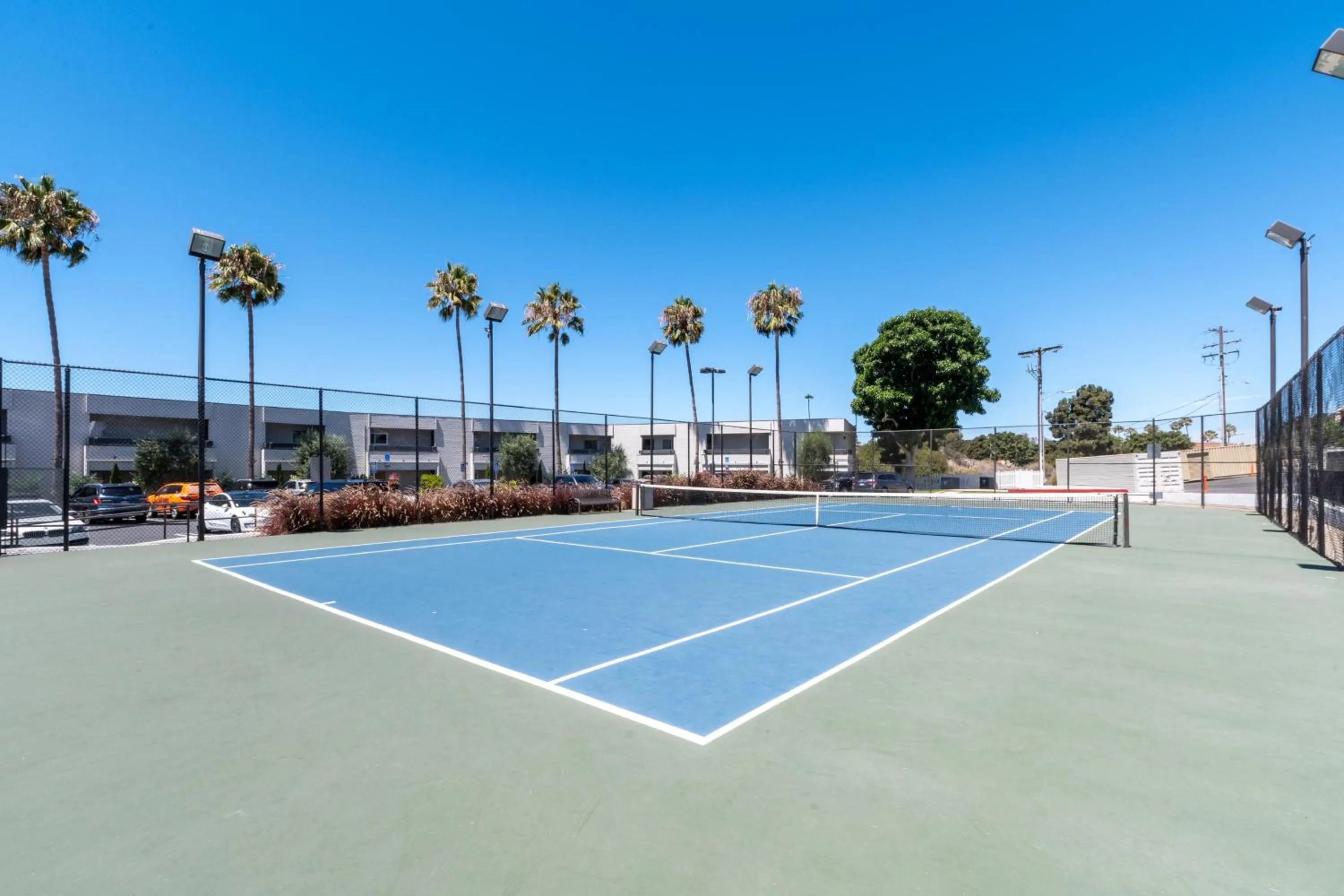 Tennis court in San Clemente Inn
