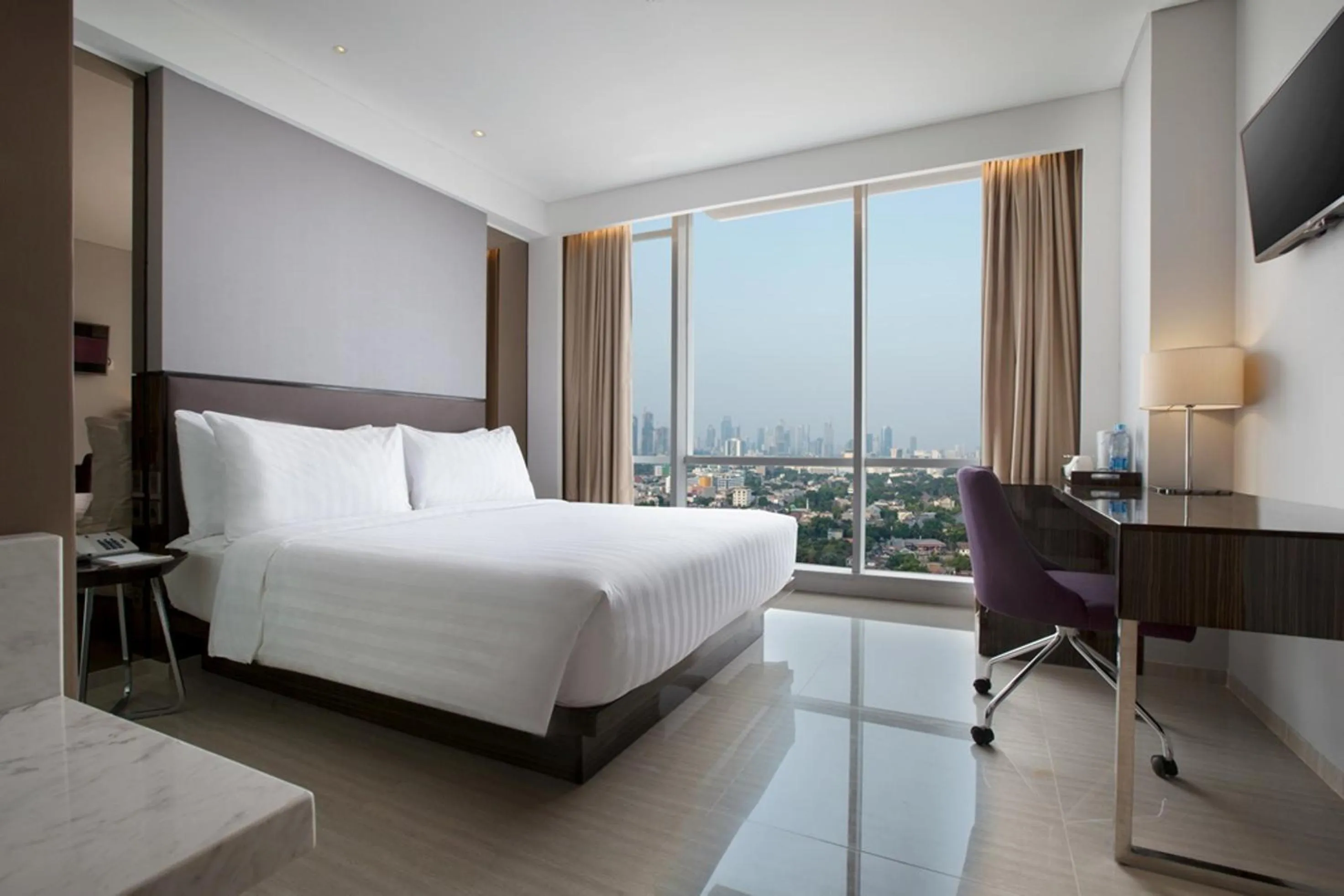Bed in Hotel Santika Premiere Hayam Wuruk Jakarta