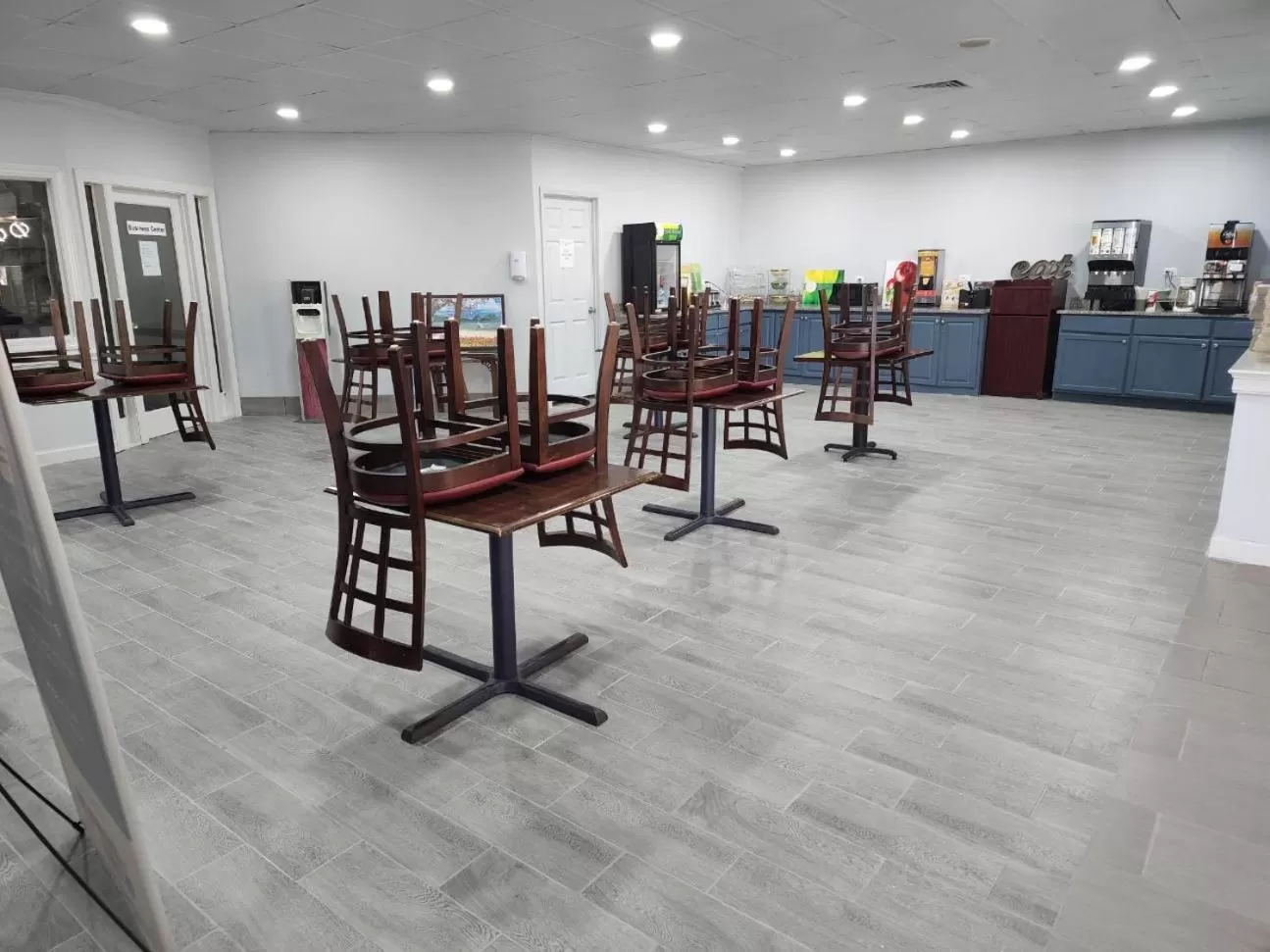 Breakfast in Suburban Studios Rock Hill Northeast I-77