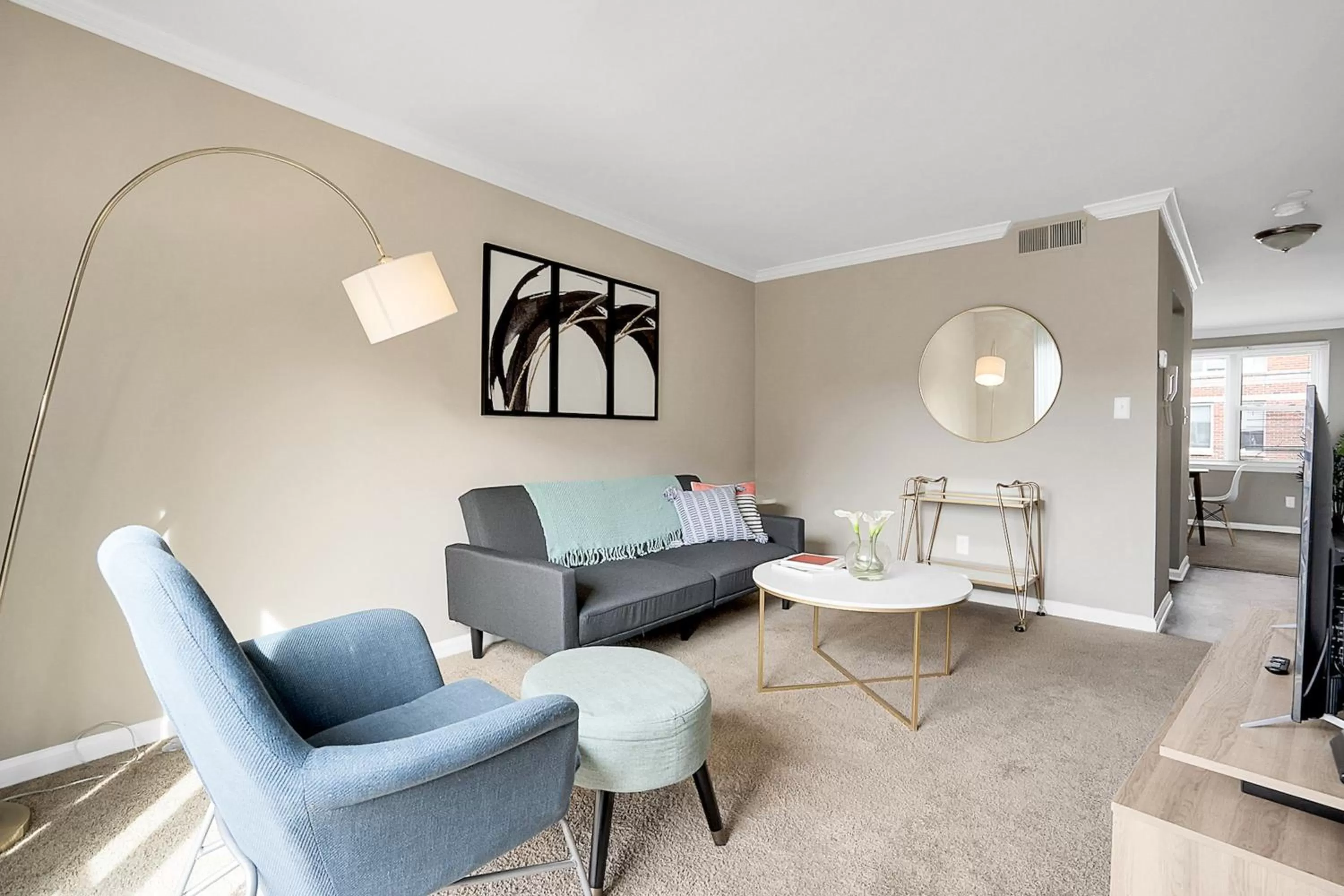 Two-Bedroom Apartment (Self Check-in with Virtual Front Desk) in Kasa Downtown Louisville