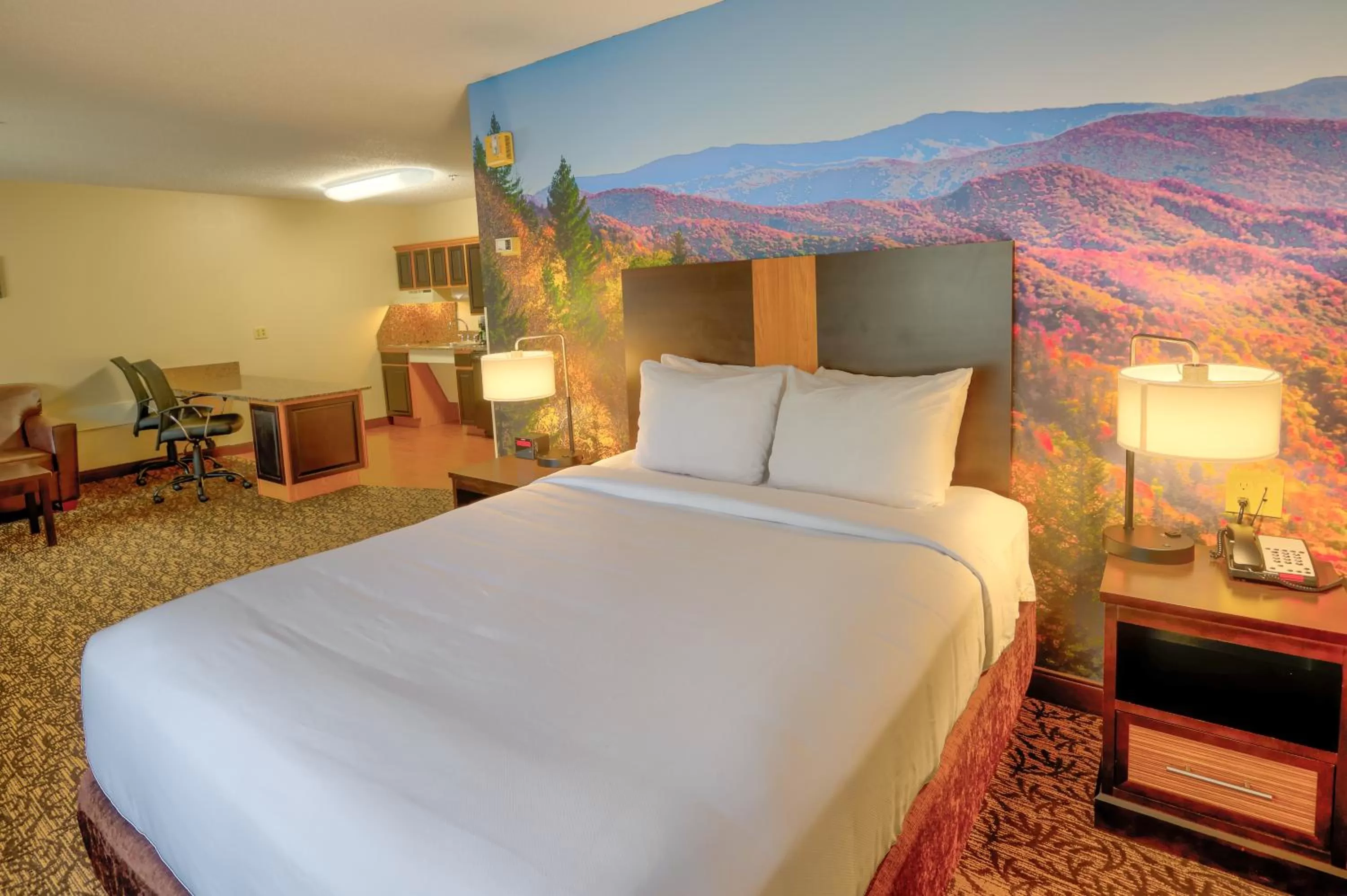 Bed in LeConte Hotel & Convention Center, an Ascend Collection Hotel