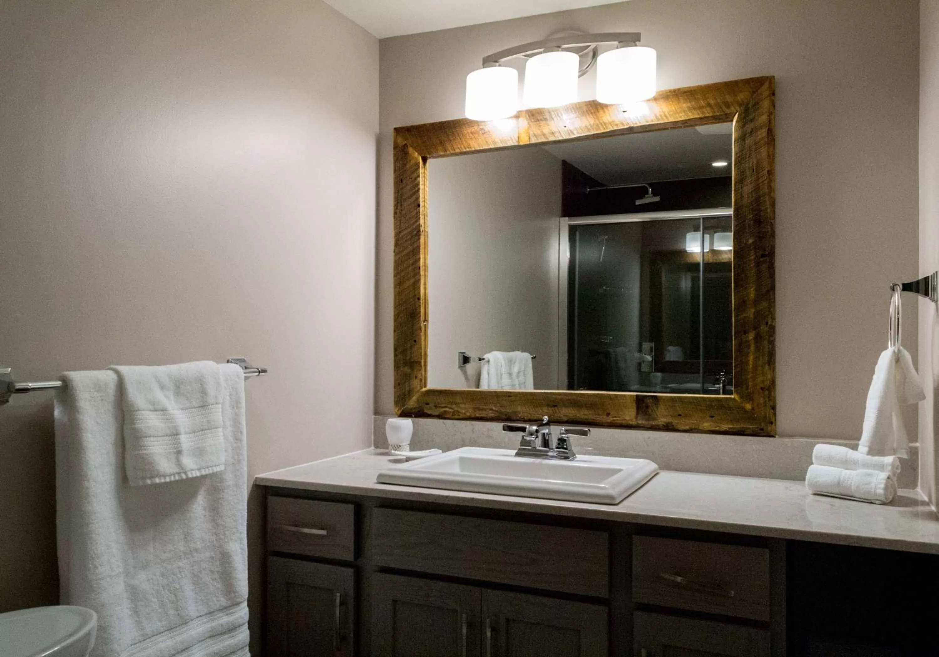 Bathroom in Lake Placid Inn: Residences