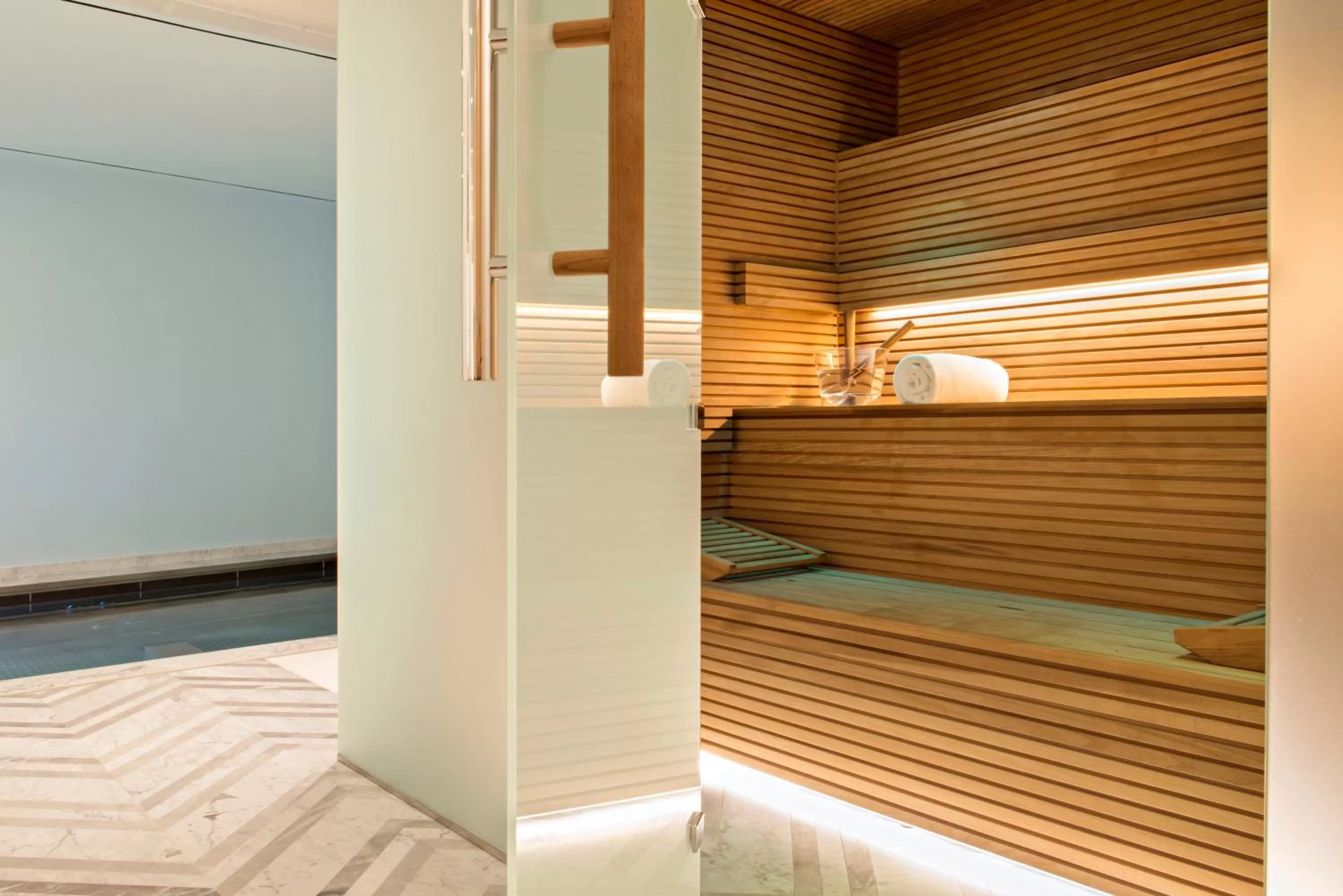 Sauna, Bed in Hotel Cappuccino - Palma