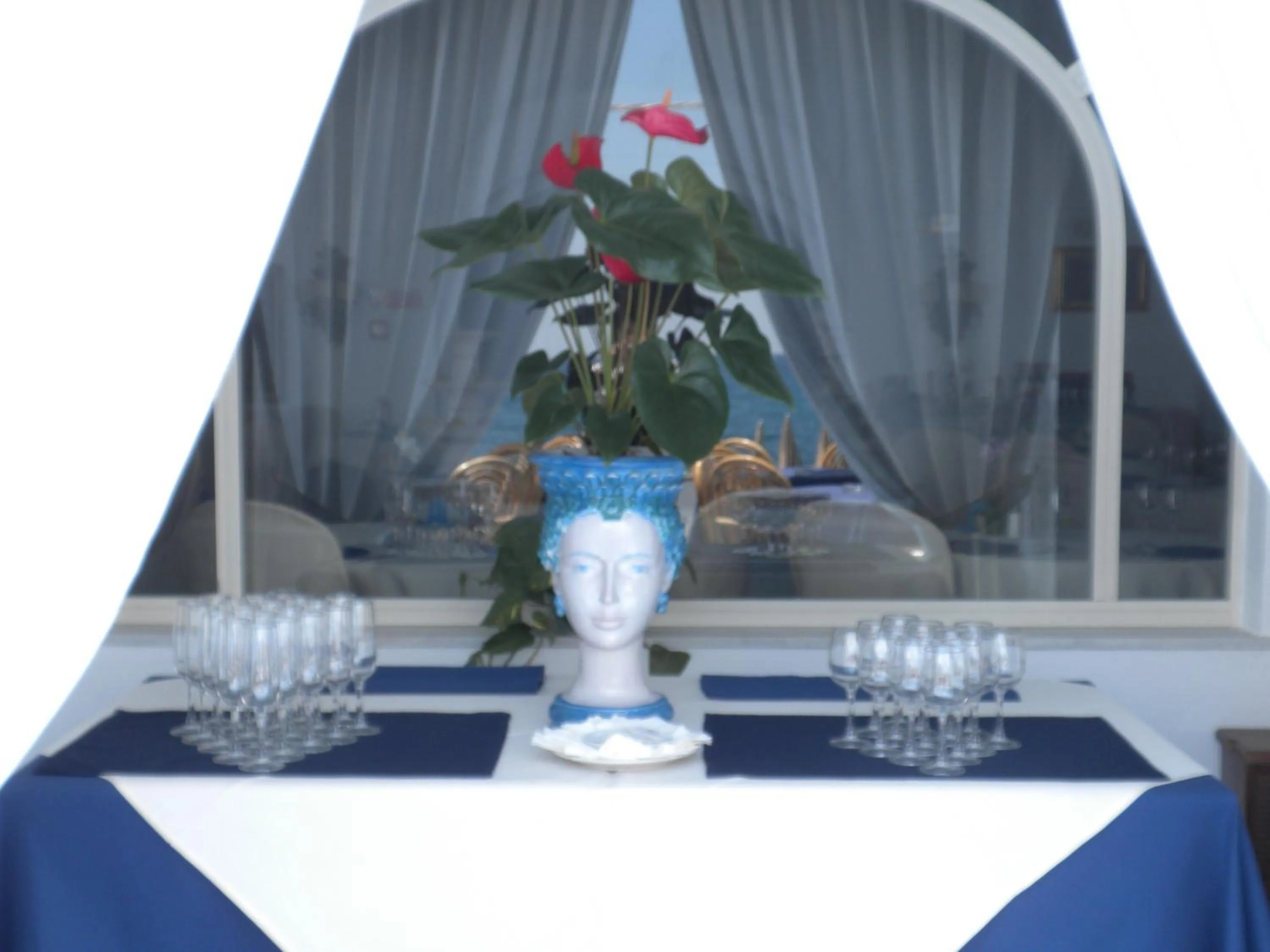 Restaurant/places to eat in Arathena Rocks Hotel