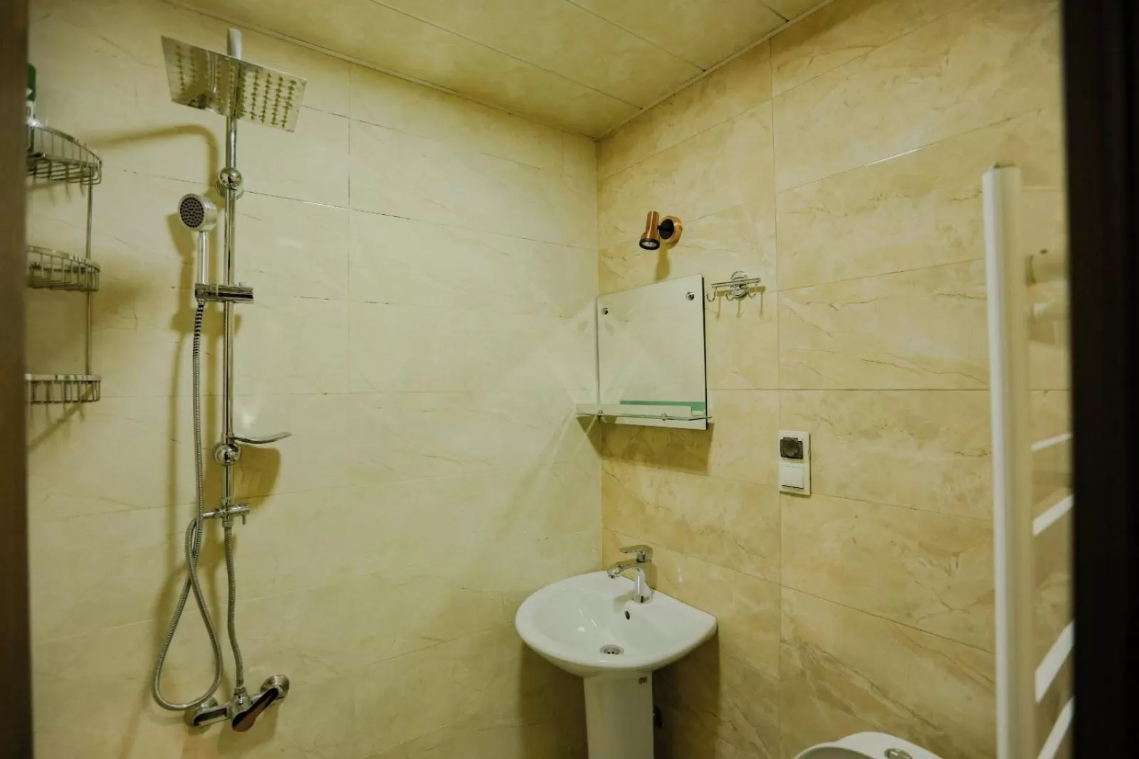 Bathroom in Luky apartment on Rustaveli Ave.