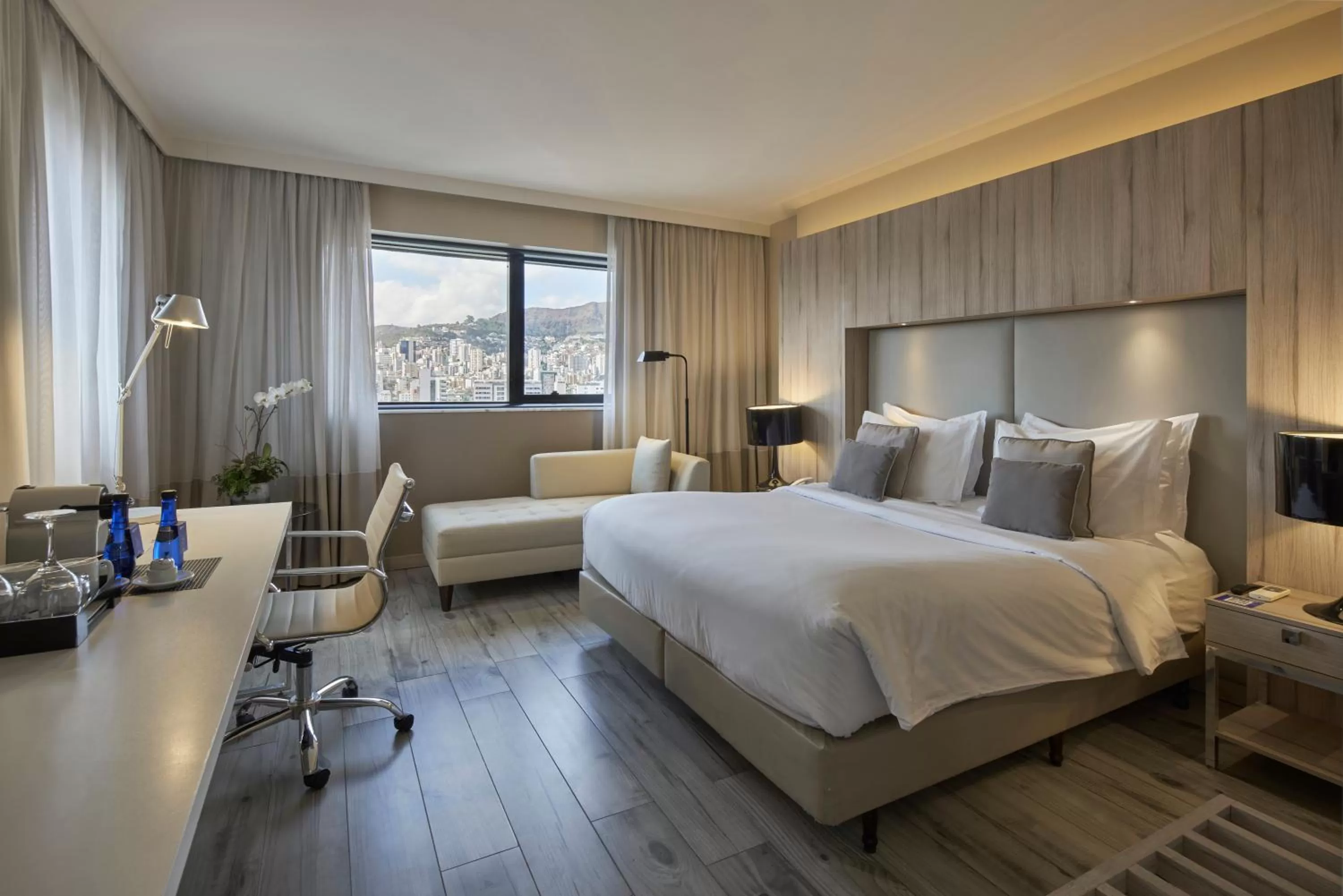 Photo of the whole room, Bed in Radisson Blu Belo Horizonte Savassi