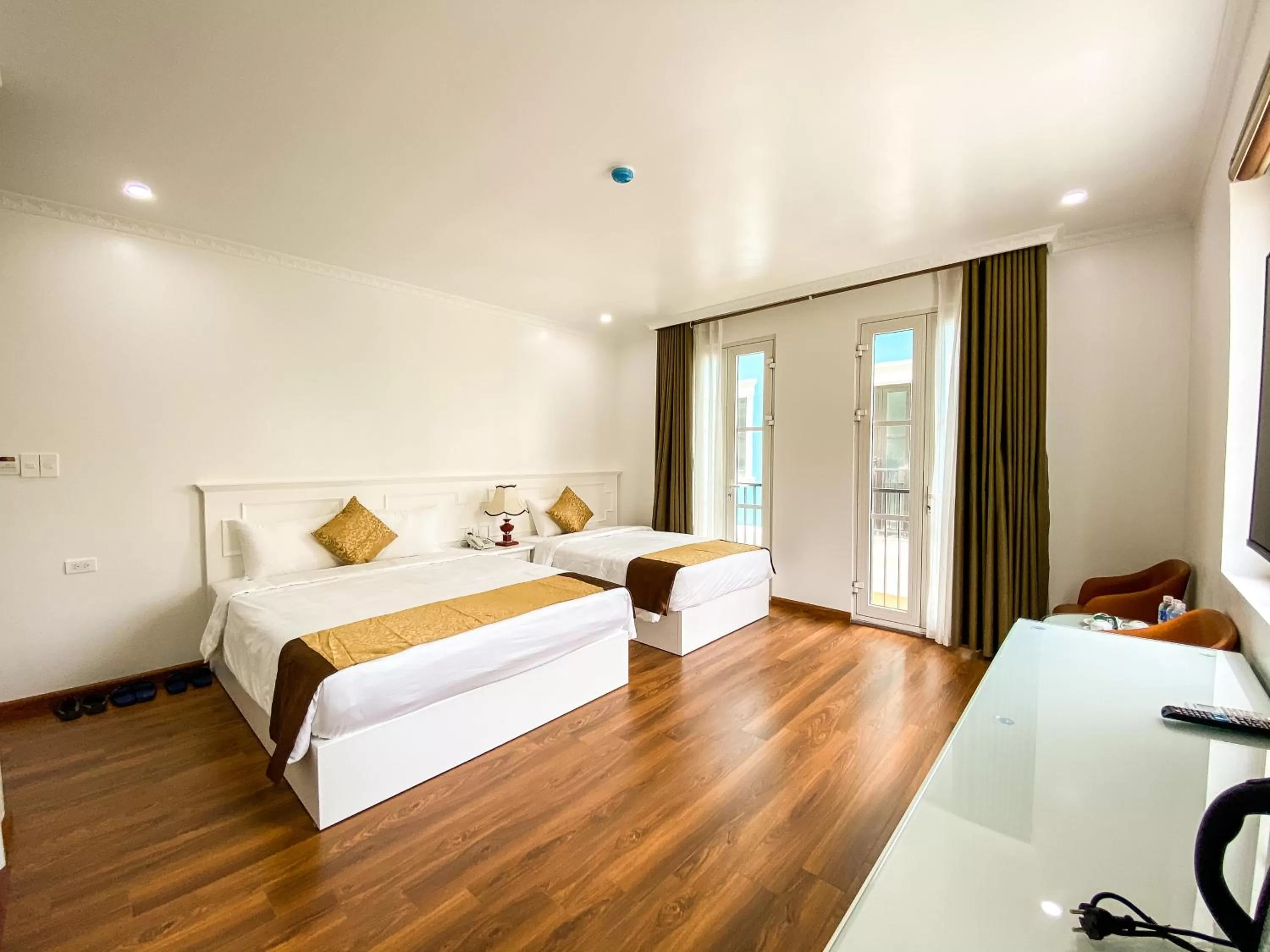 Photo of the whole room in Khách sạn Time Lotus Hạ Long