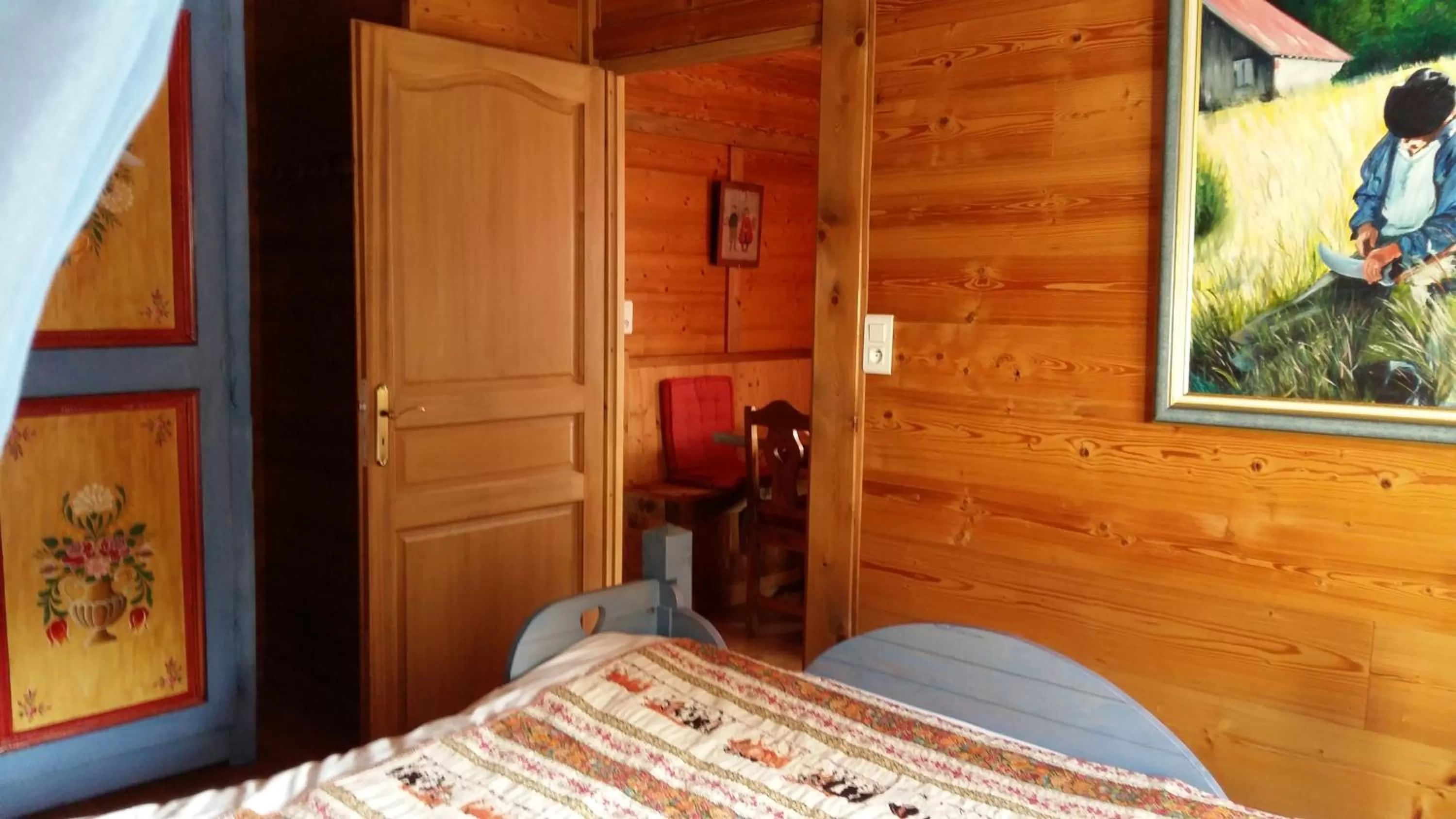 Decorative detail in Les Loges Du Parc