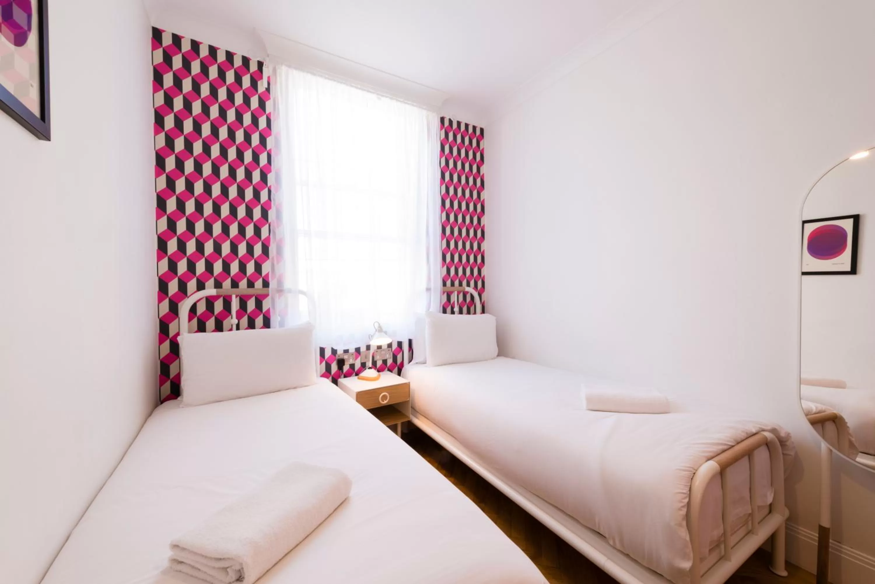 Photo of the whole room, Bed in The California - London Kings Cross