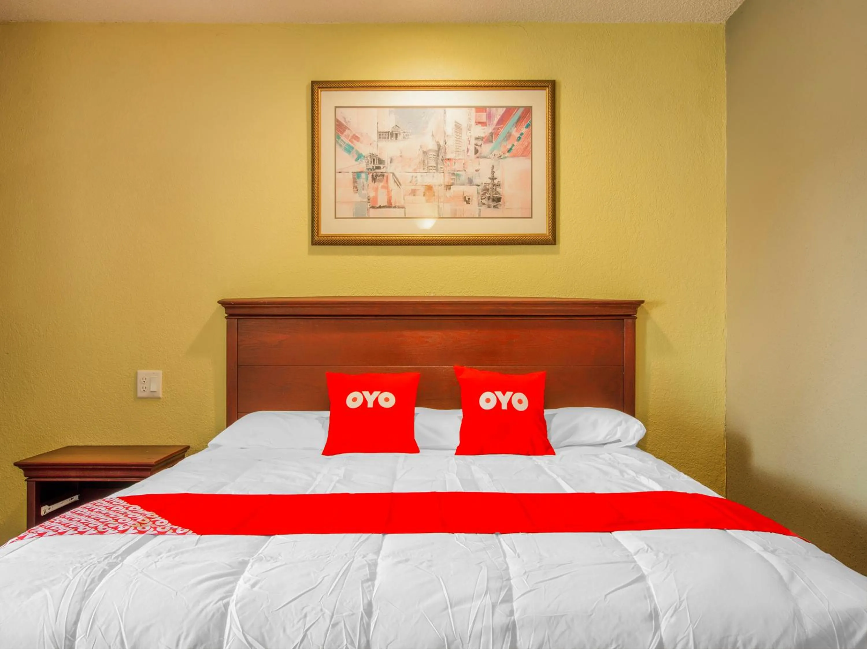 Bedroom, Bed in OYO Superior Budget Inn Bartow