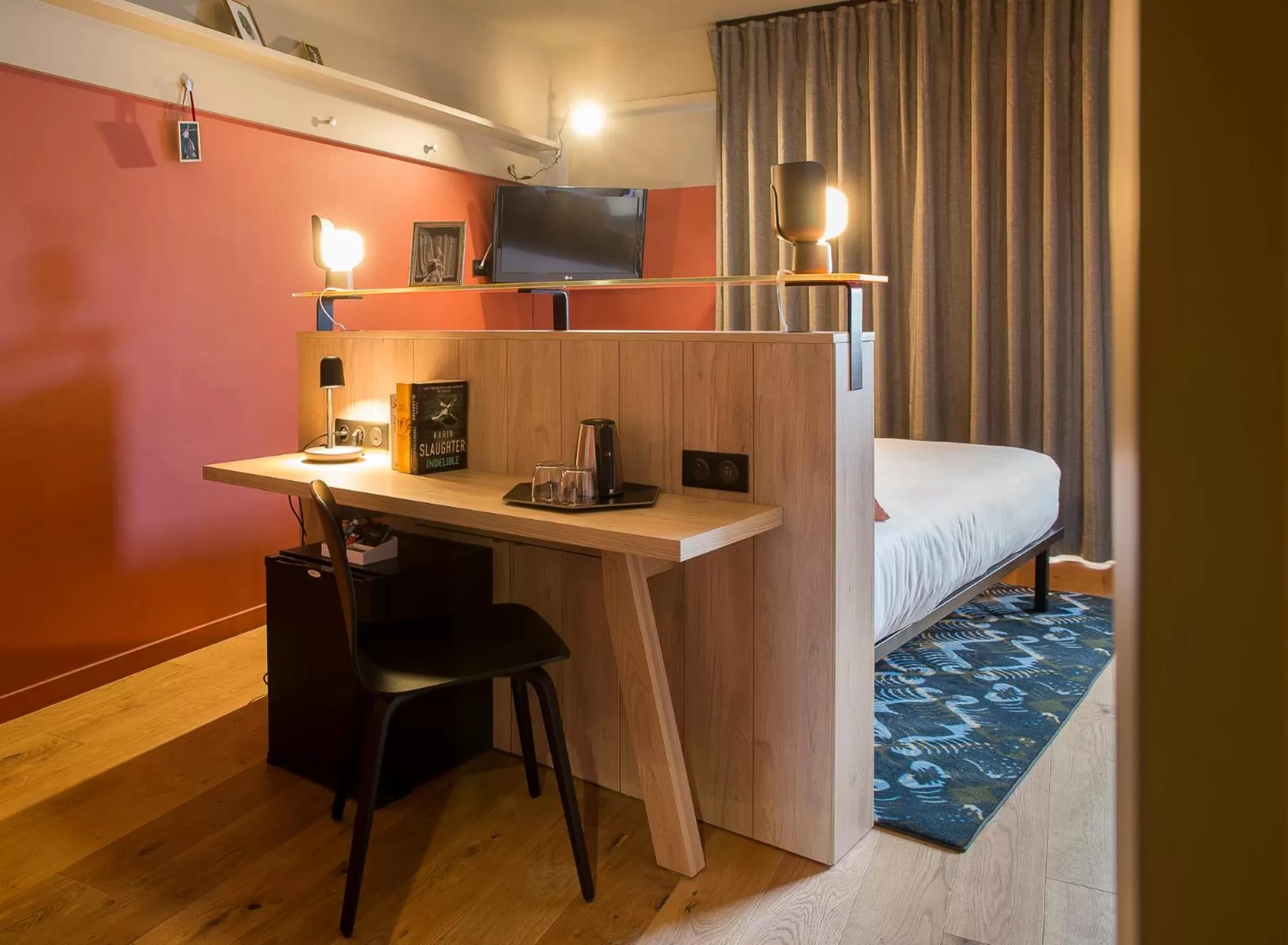 Photo of the whole room, Bed in Hotel Kaijoo by HappyCulture