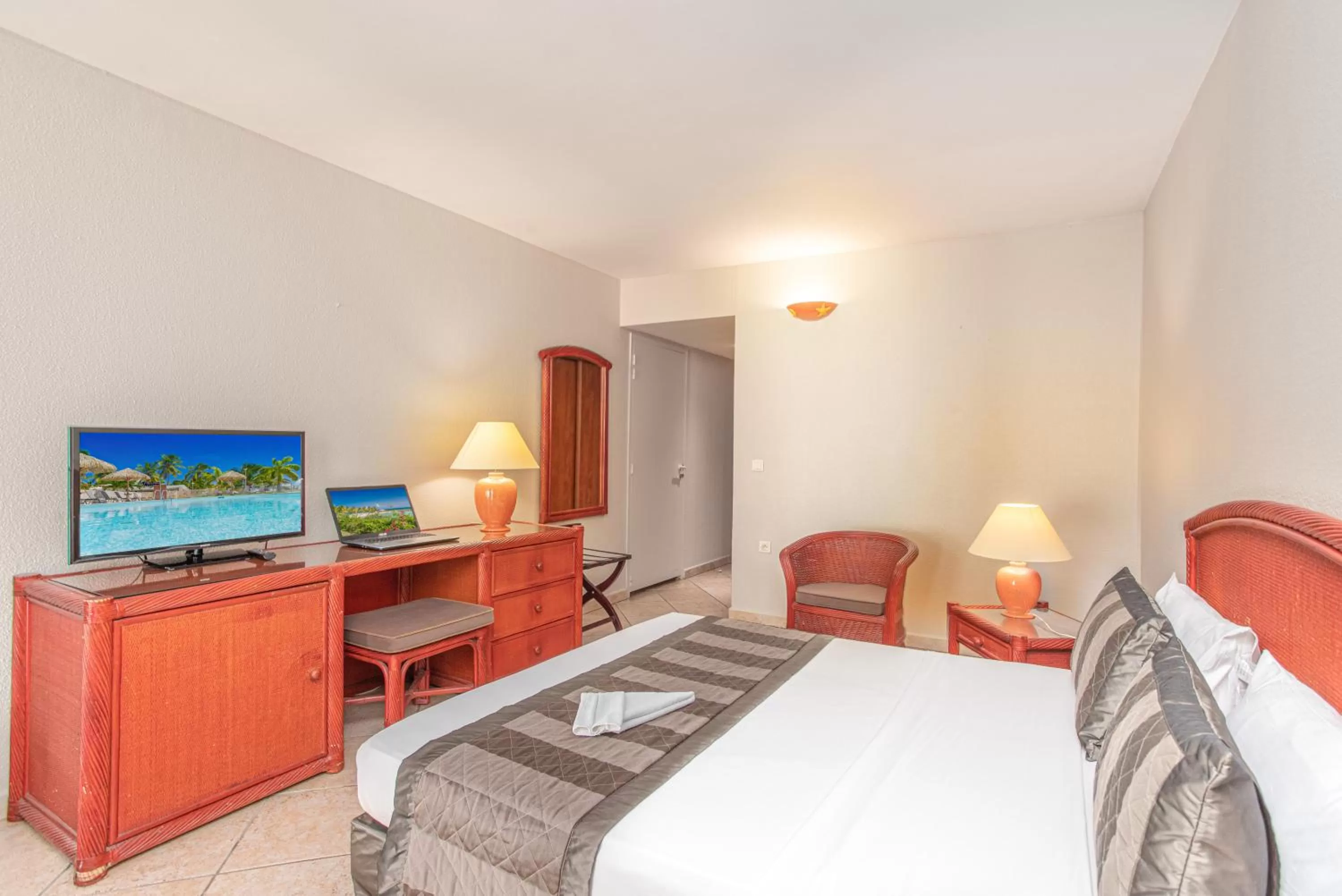 Photo of the whole room, Bed in Zenitude Hôtel Résidences Le Salako