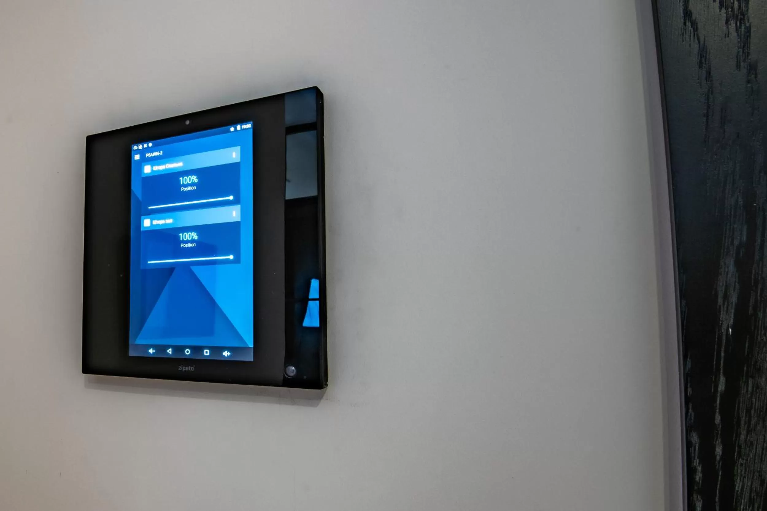 TV/Entertainment Center in Warm House Apart Hotel