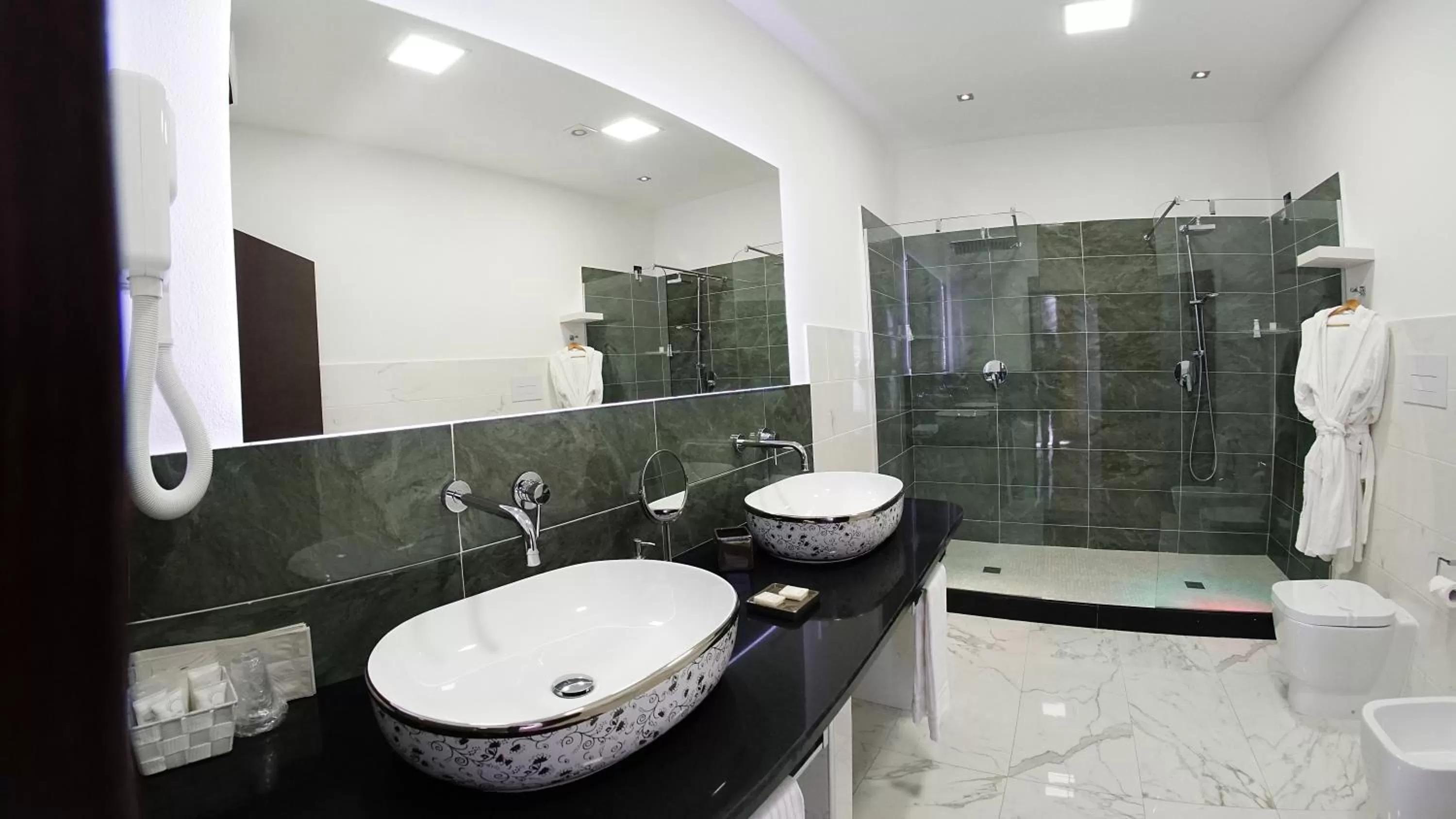 Bathroom in Beverello Suite