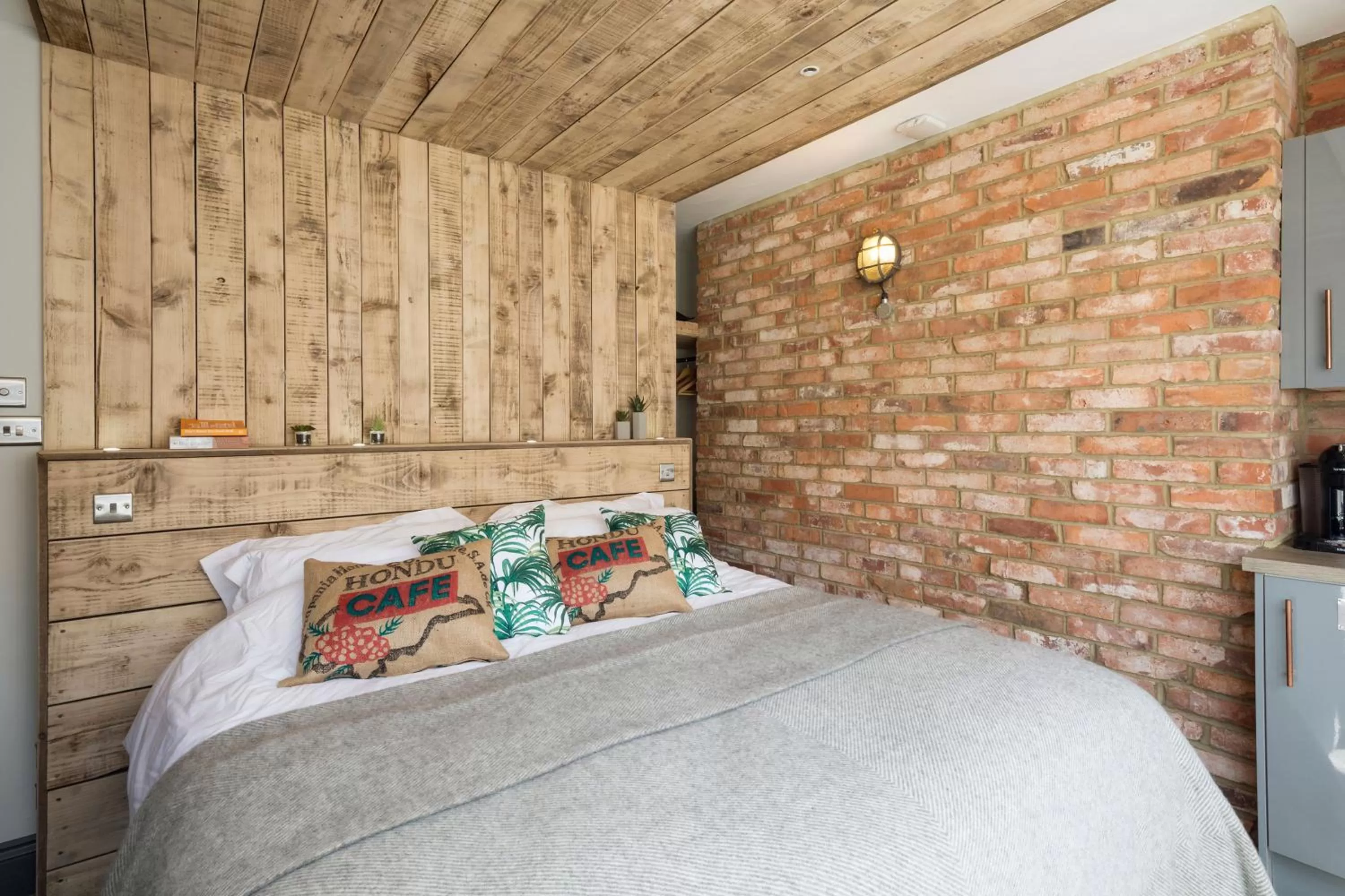 Bed in One Broad Street