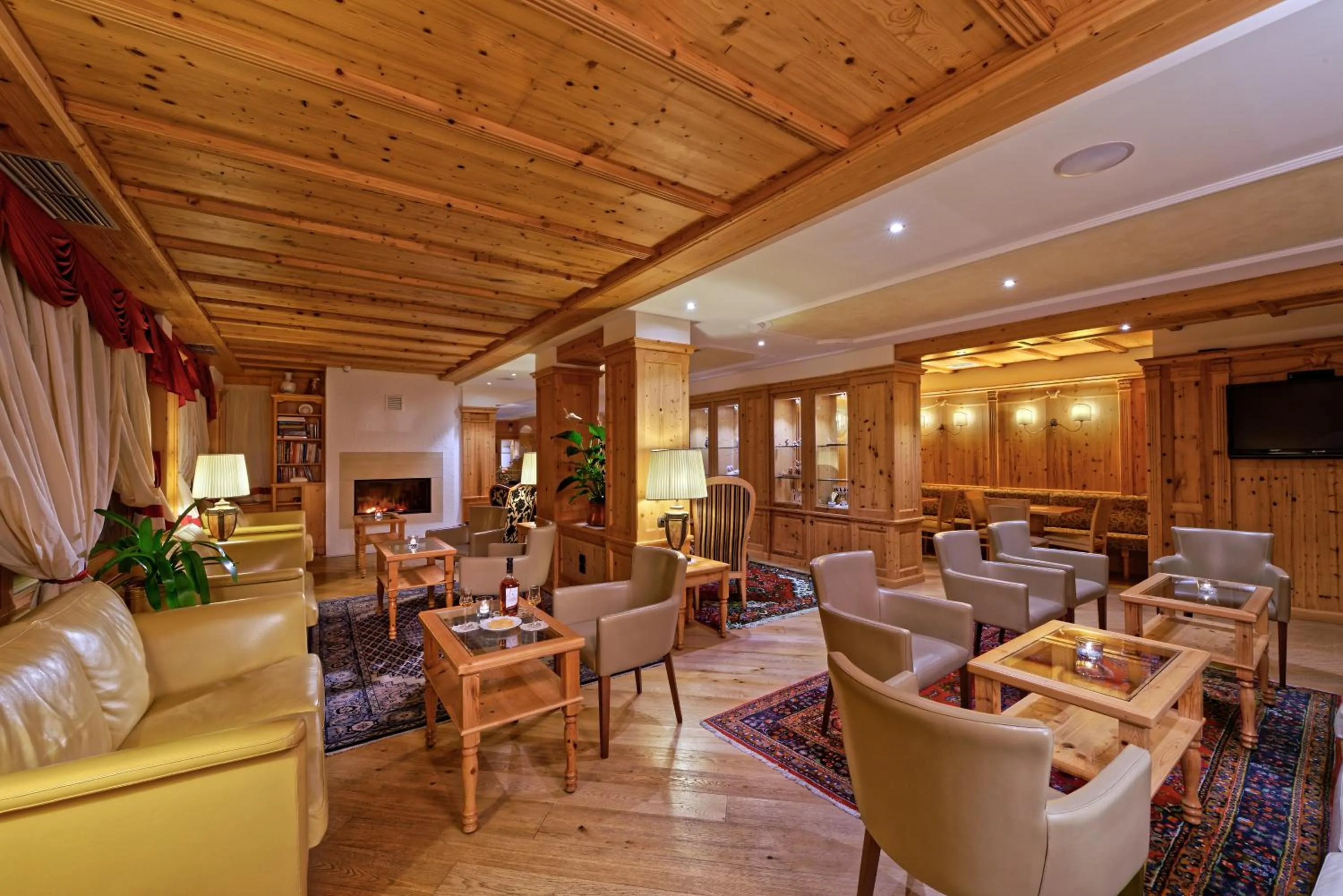 Communal lounge/ TV room in Boutique Hotel Diana