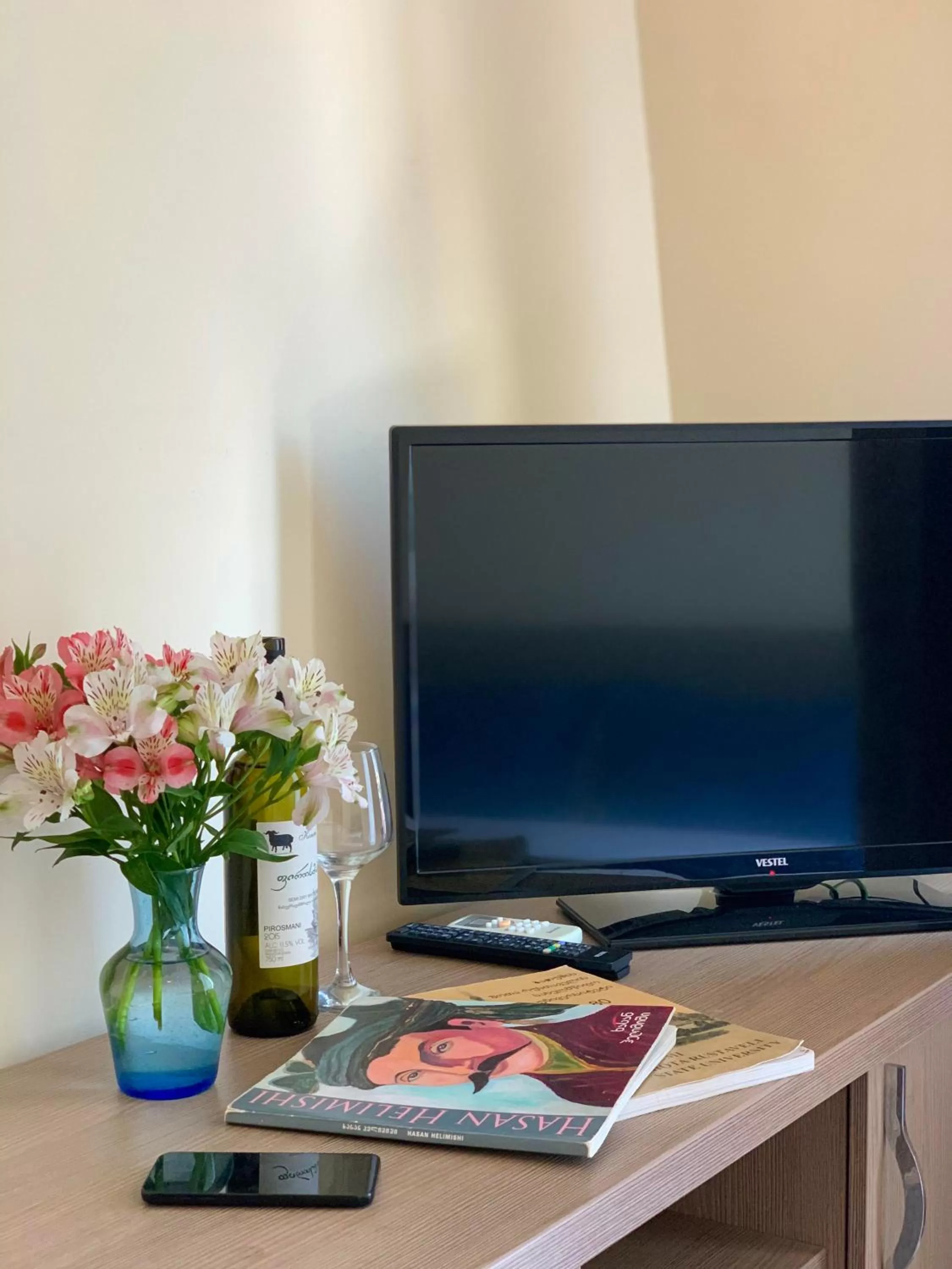 TV/Entertainment Center in Hotel Port Altus