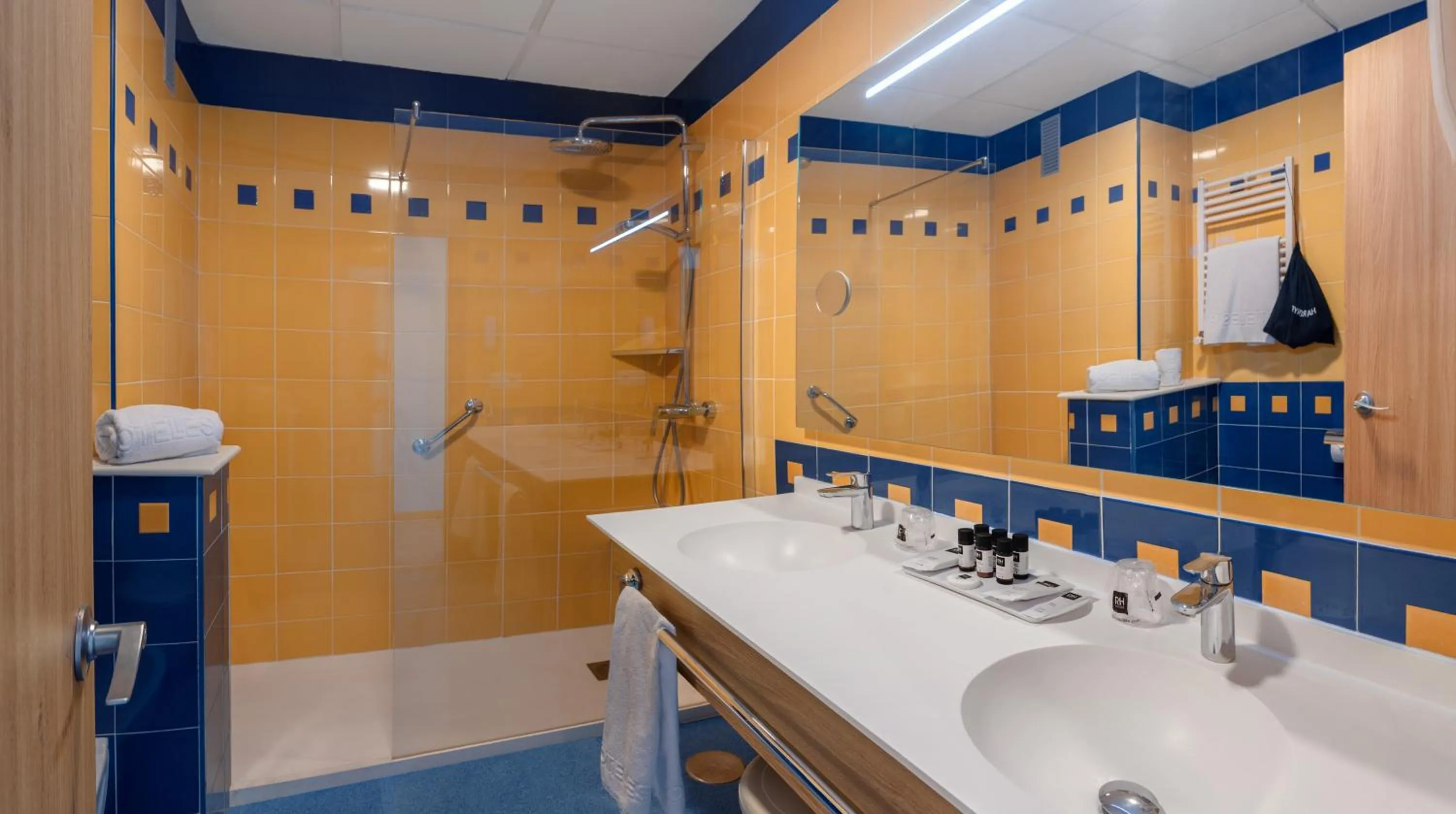 Bathroom in Hotel RH Victoria & Spa 4 Sup