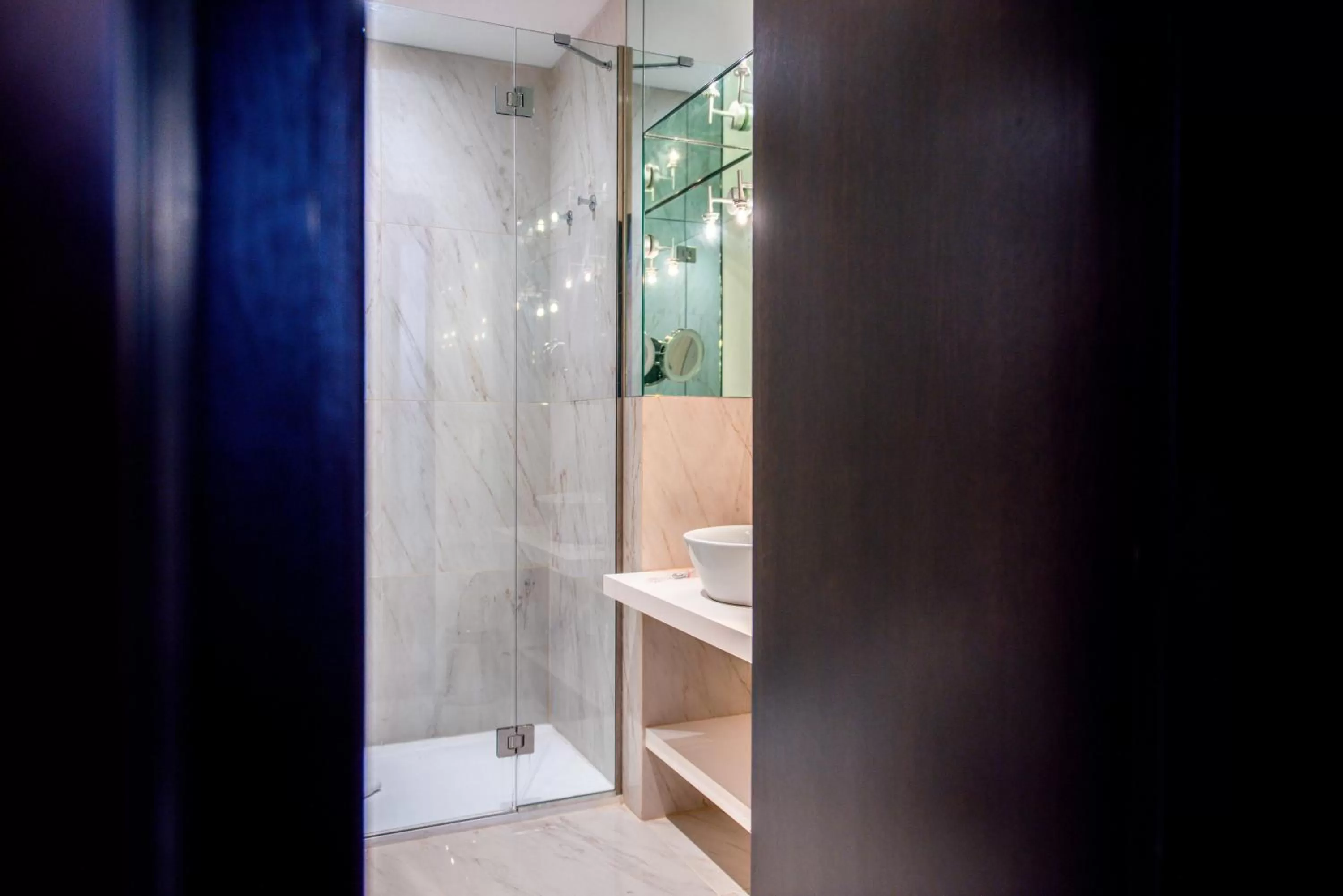 Bathroom in Boutique Centrale Palace Hotel