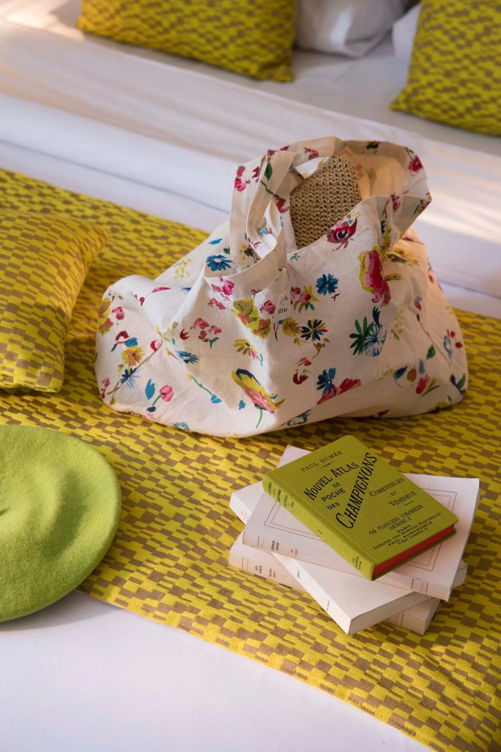 Bed in Hôtel des Arts Montmartre