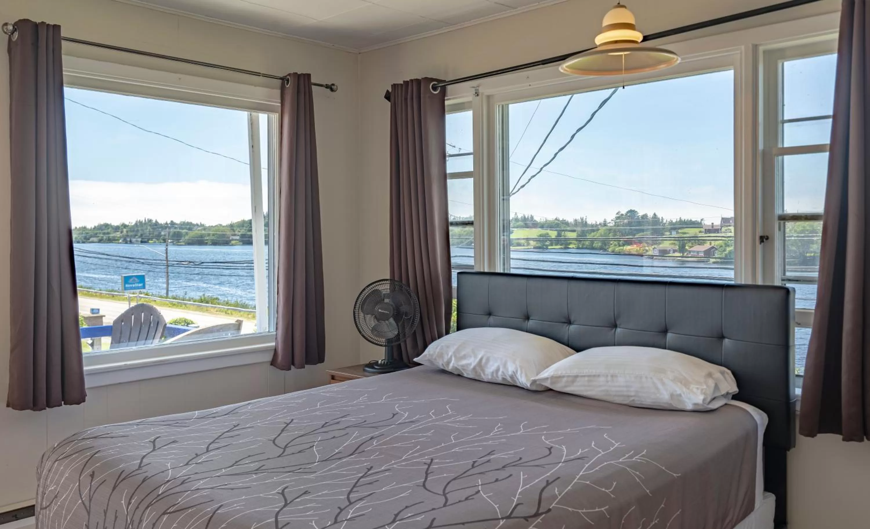 Photo of the whole room in Novastar Motel On The Lake