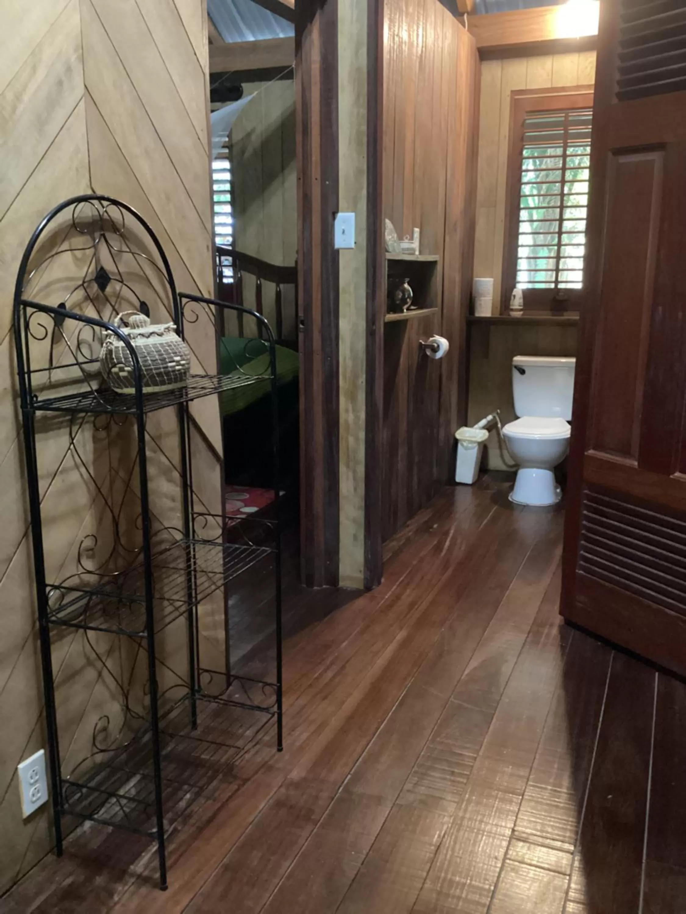 Toilet, Bathroom in Sun Creek Lodge