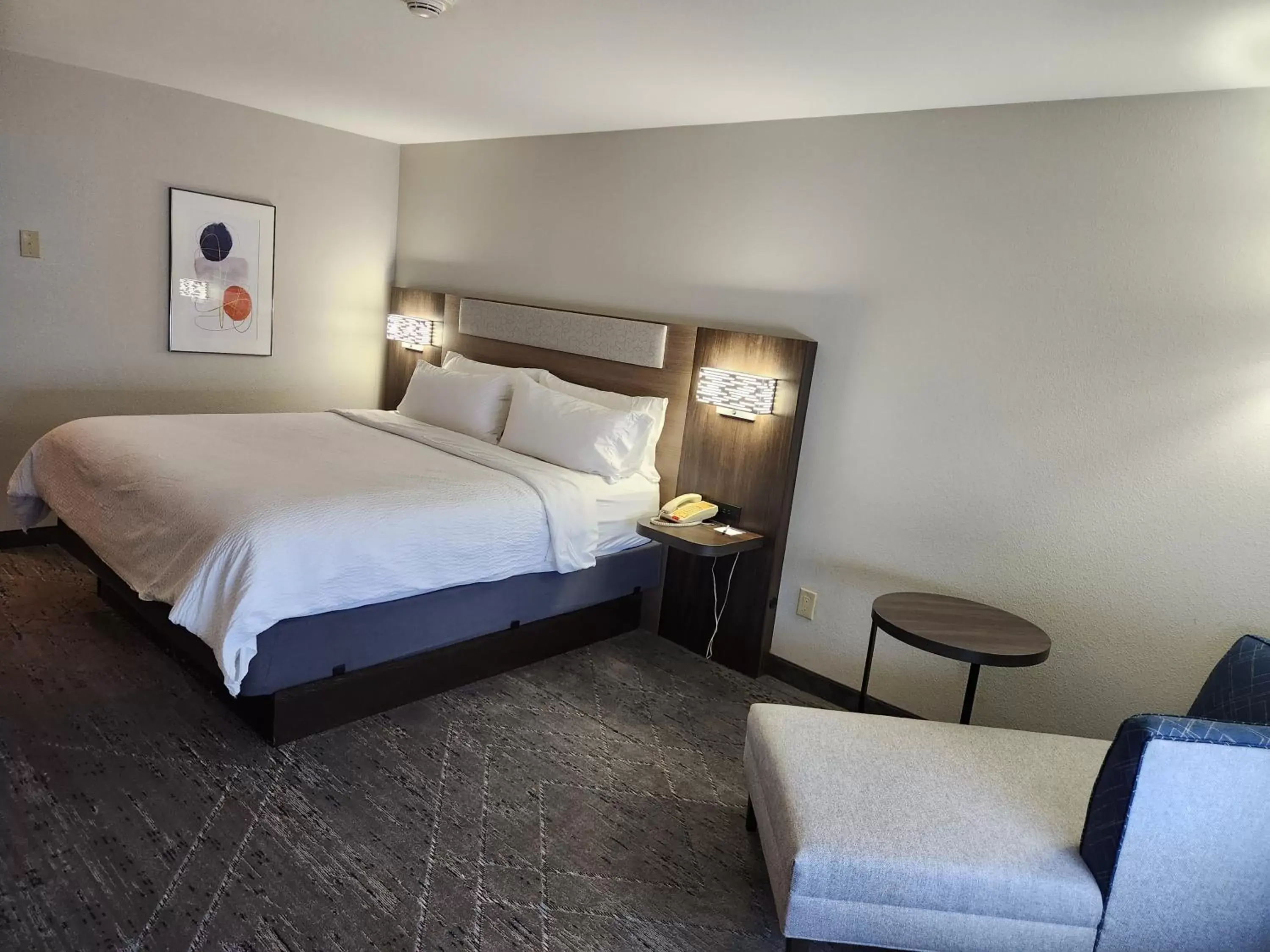 King Room - Mobility Access/Hearing Accessible in Holiday Inn Express & Suites Perry, an IHG Hotel King Room - Mobility Access/Hearing Accessible in Holiday Inn Express & Suites Perry, an IHG Hotel