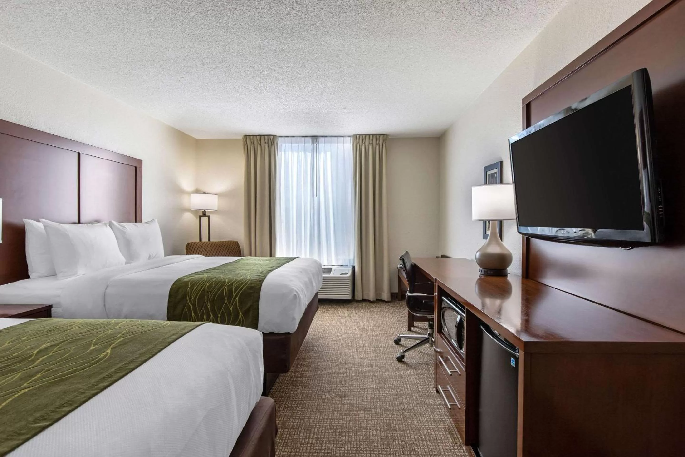 Photo of the whole room, Bed in Comfort Inn Shelby