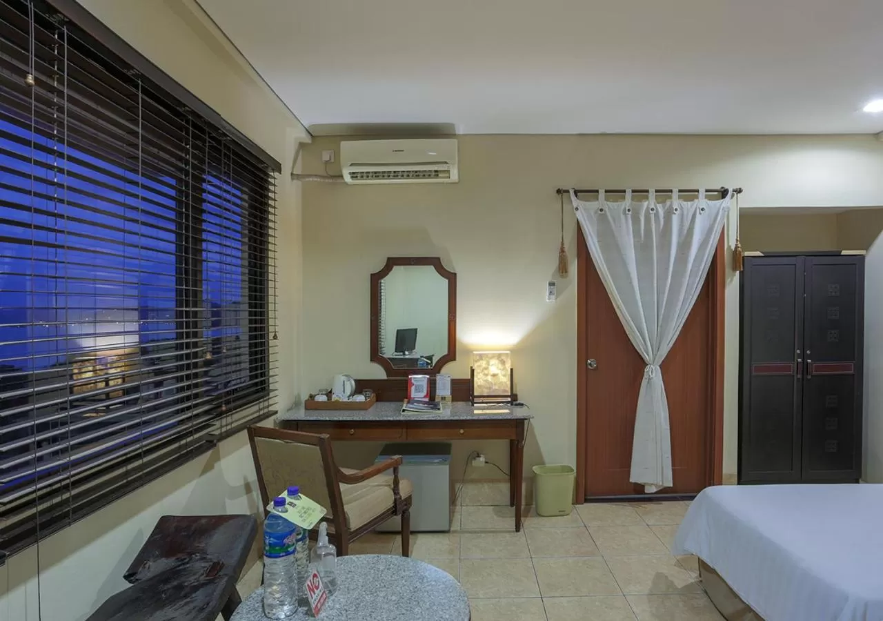 Sea view, Bed in The Jayakarta Suites Komodo Flores