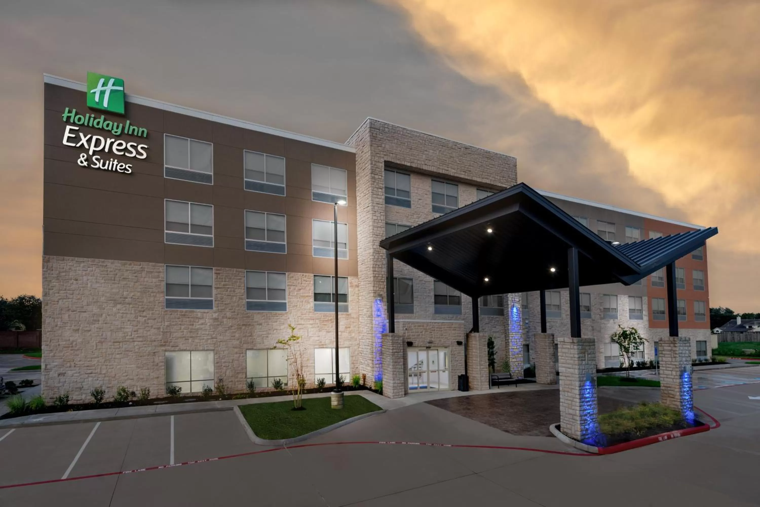 Property building in Holiday Inn Express & Suites- Sugar Land SE - Missouri City by IHG