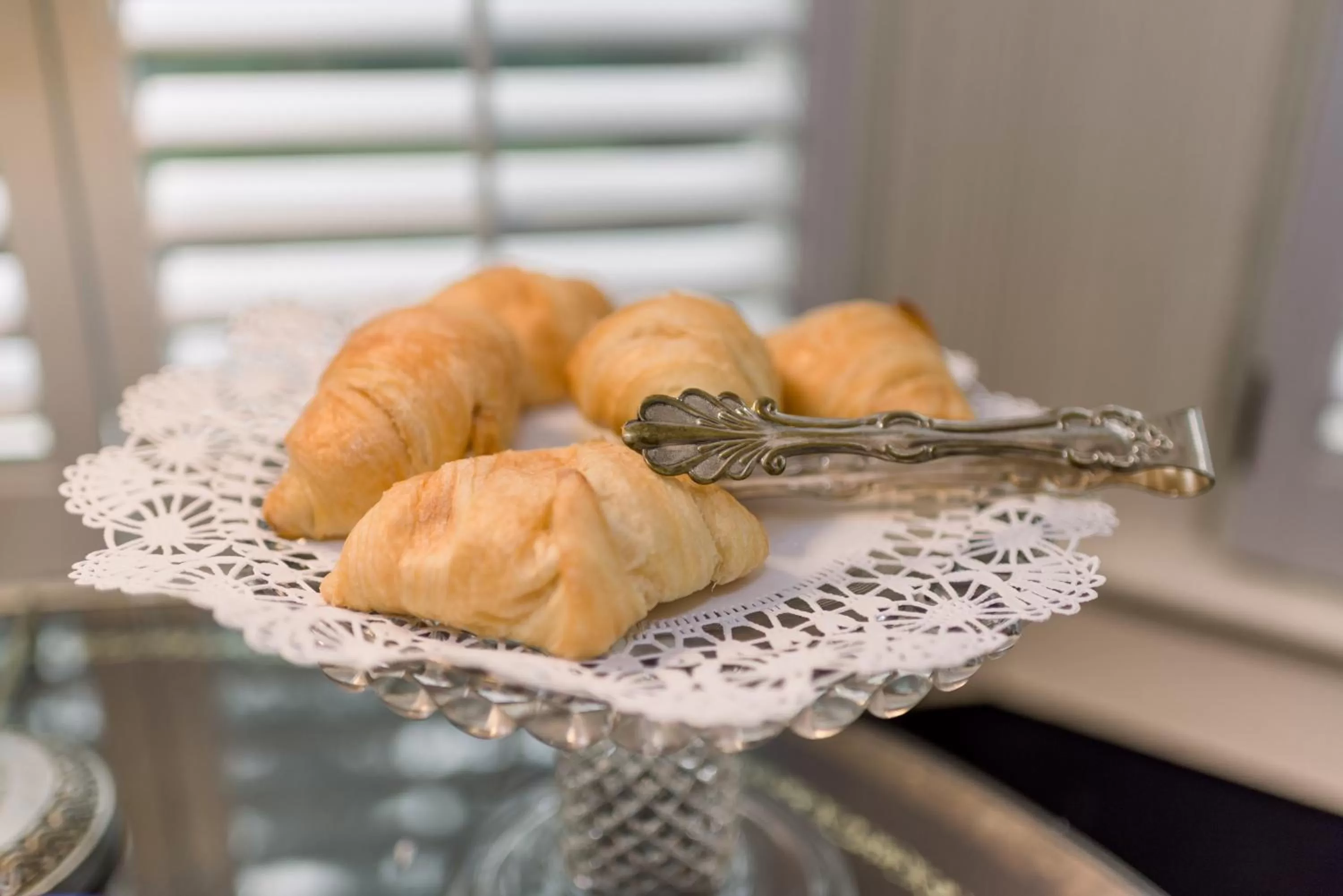 Breakfast in Ballastone Inn