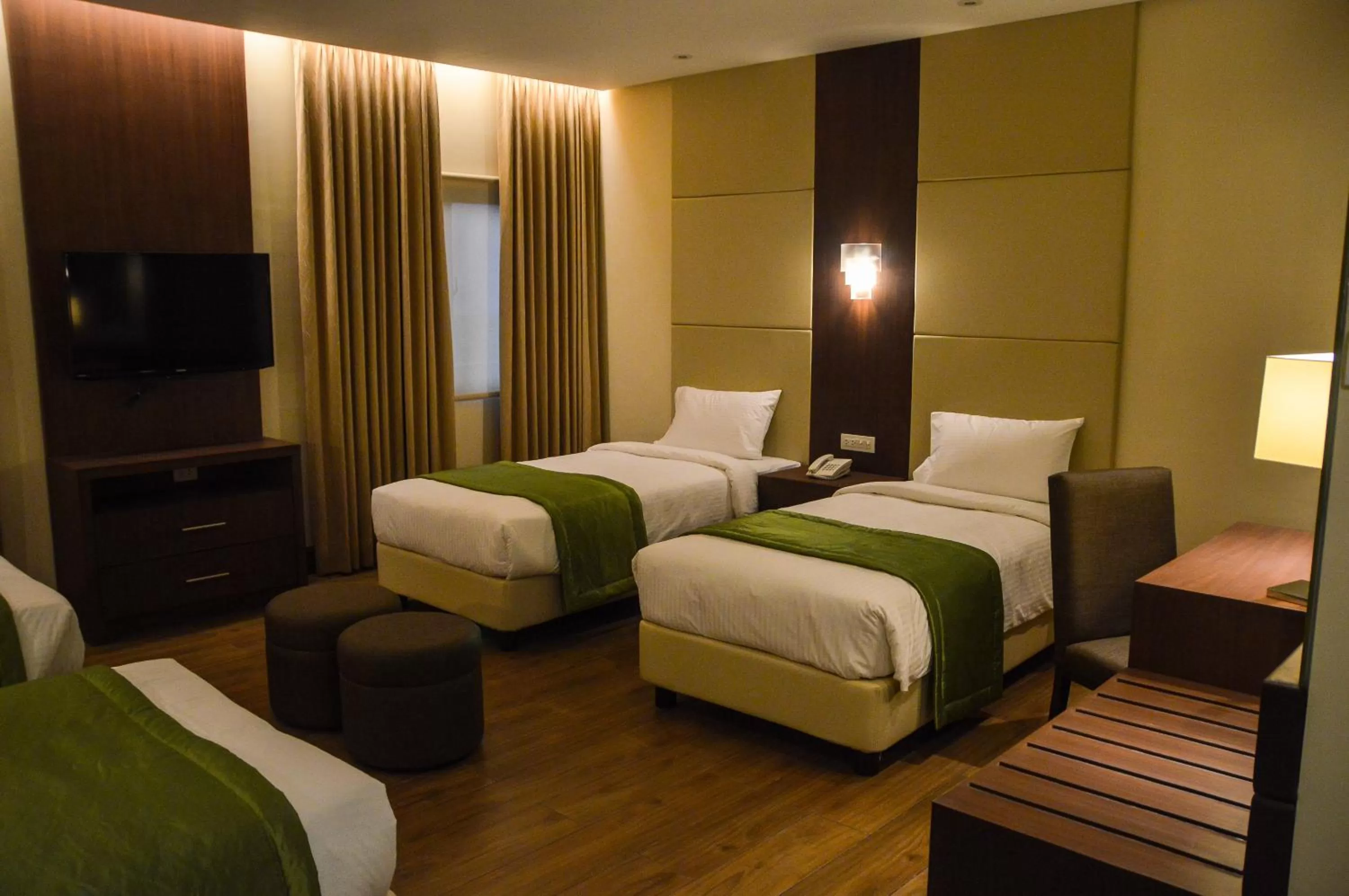 Bedroom, Bed in Hotel Monticello Tagaytay