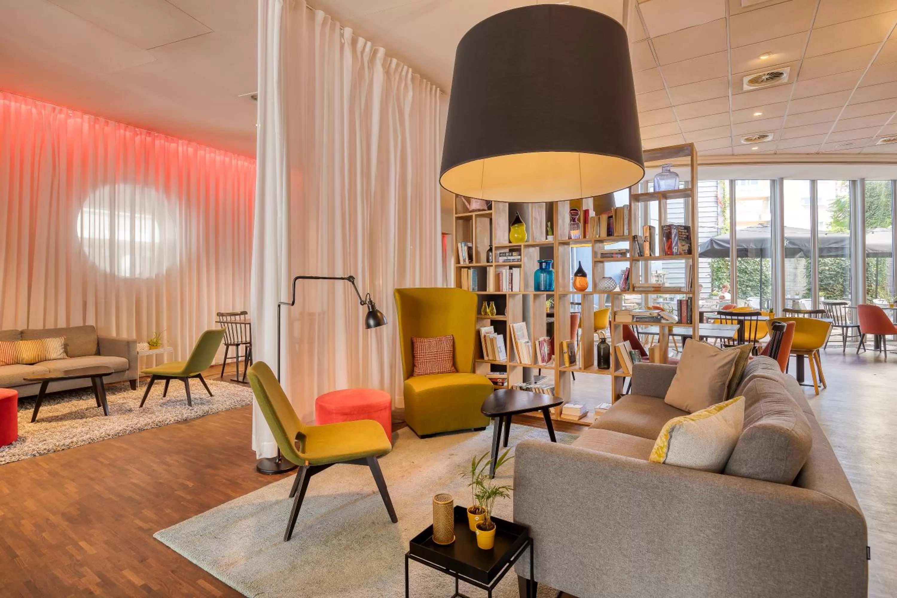 Lobby or reception in Holiday Inn Express Mechelen City Centre by IHG