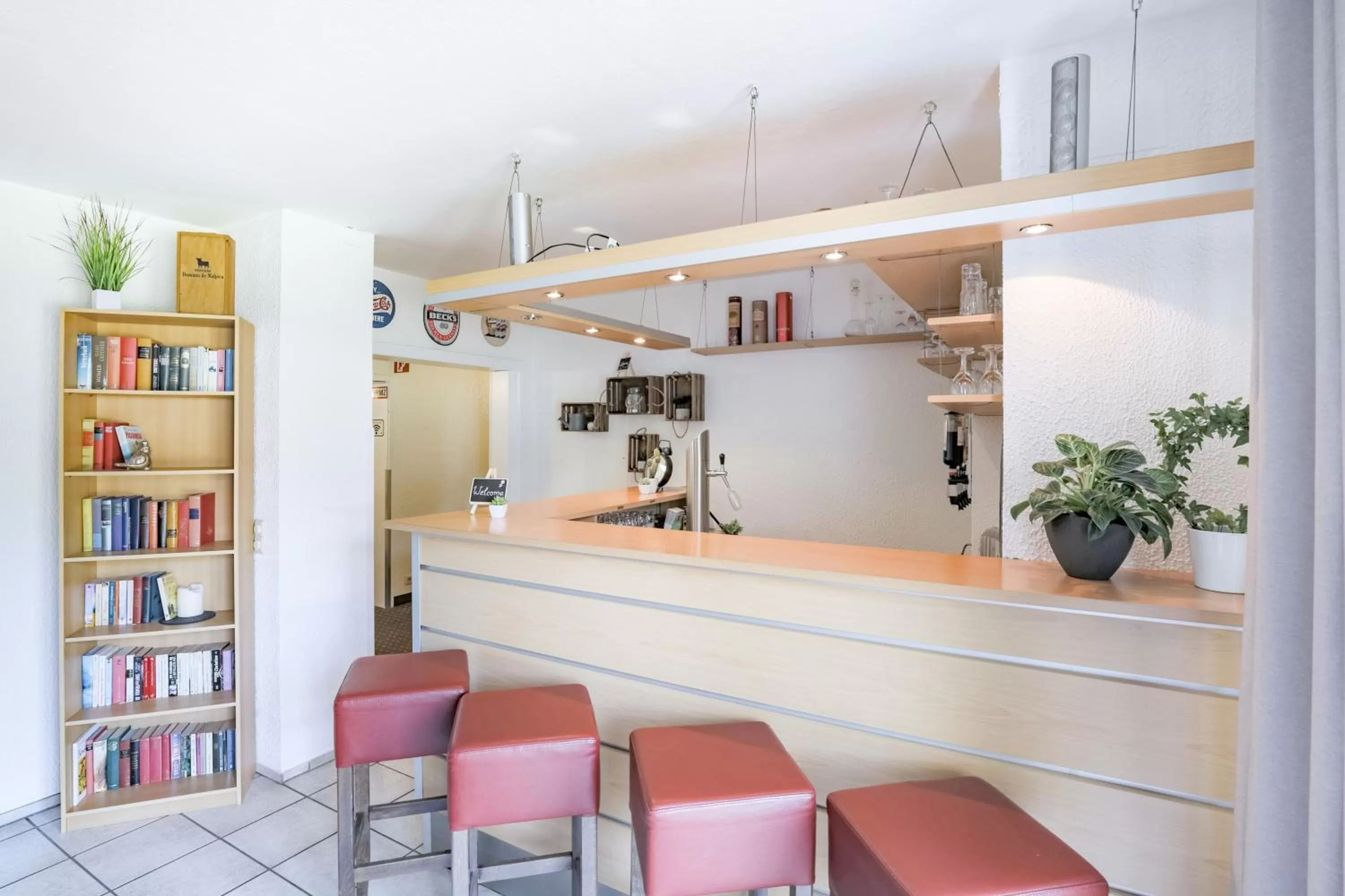 Lounge or bar in acora Düsseldorf Living the City - Apartments