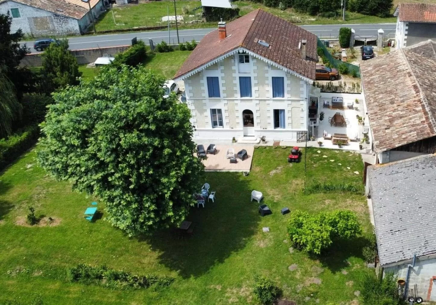 Property building in Montplaisir