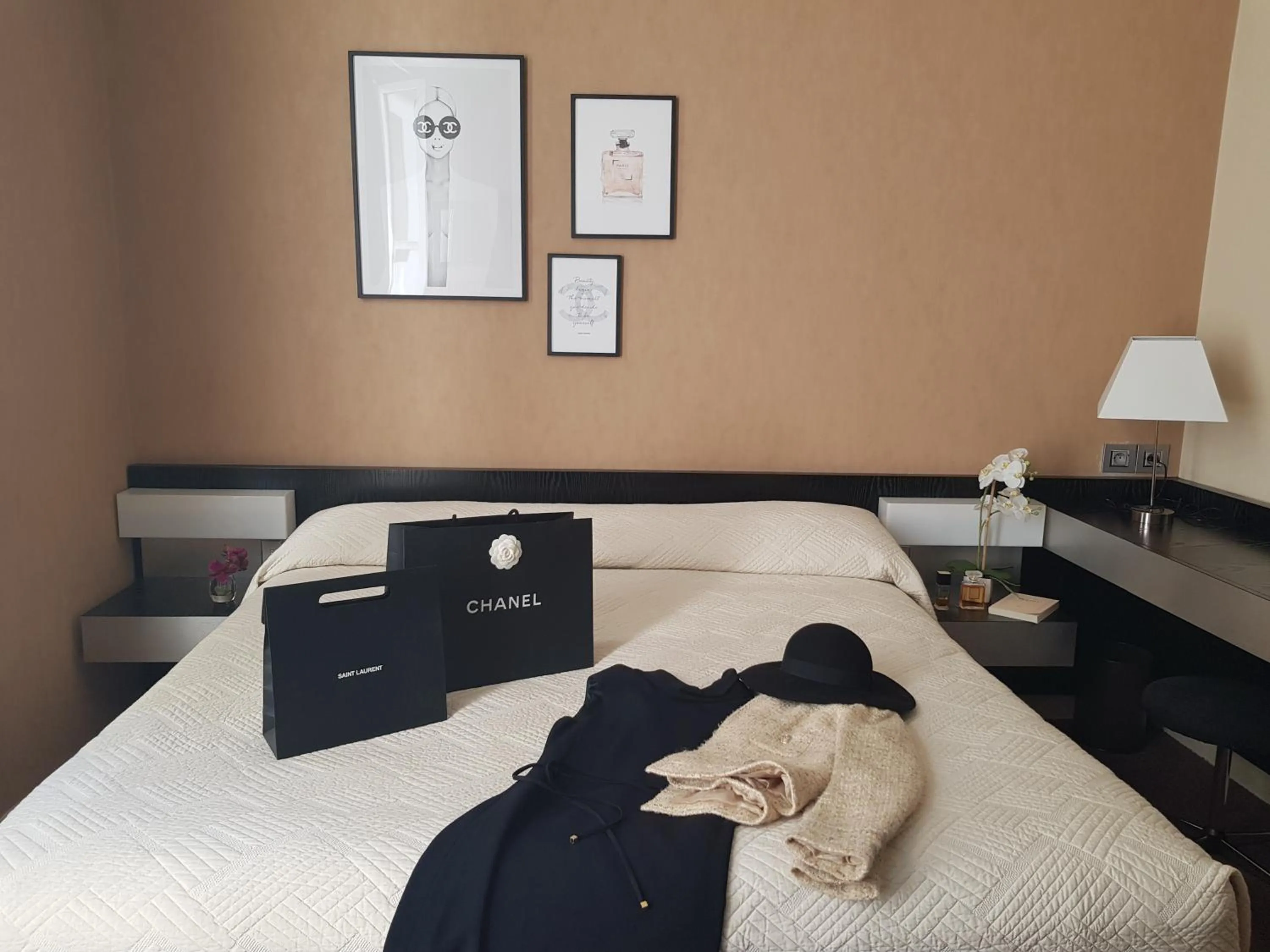 Photo of the whole room, Bed in HOTEL ALISON