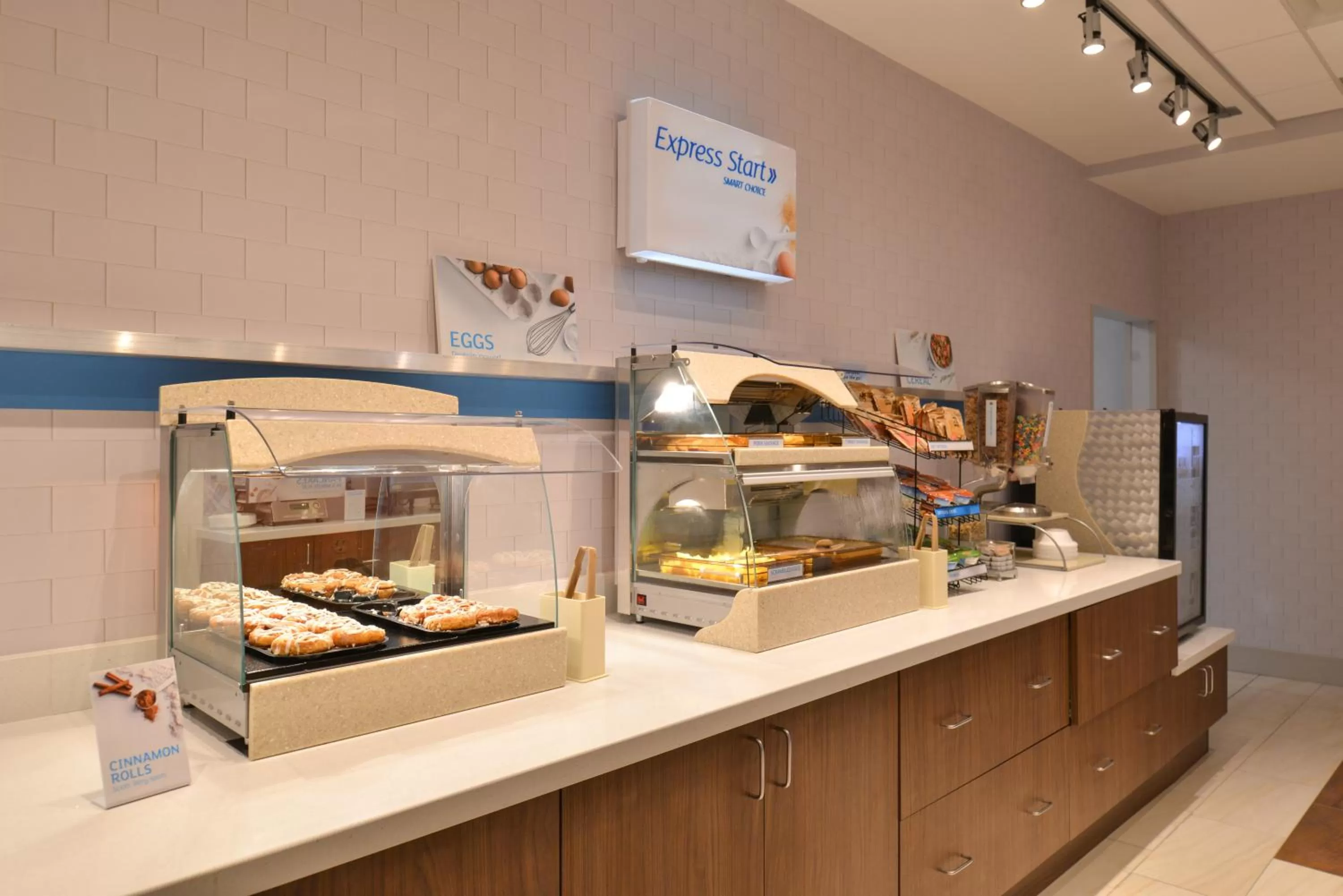 Breakfast in Holiday Inn Express & Suites Omaha Airport by IHG