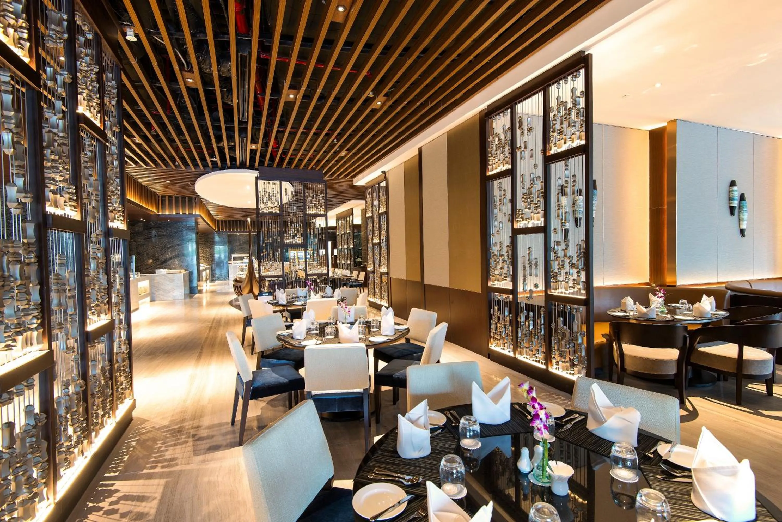 Restaurant/places to eat in Sedona Hotel Yangon