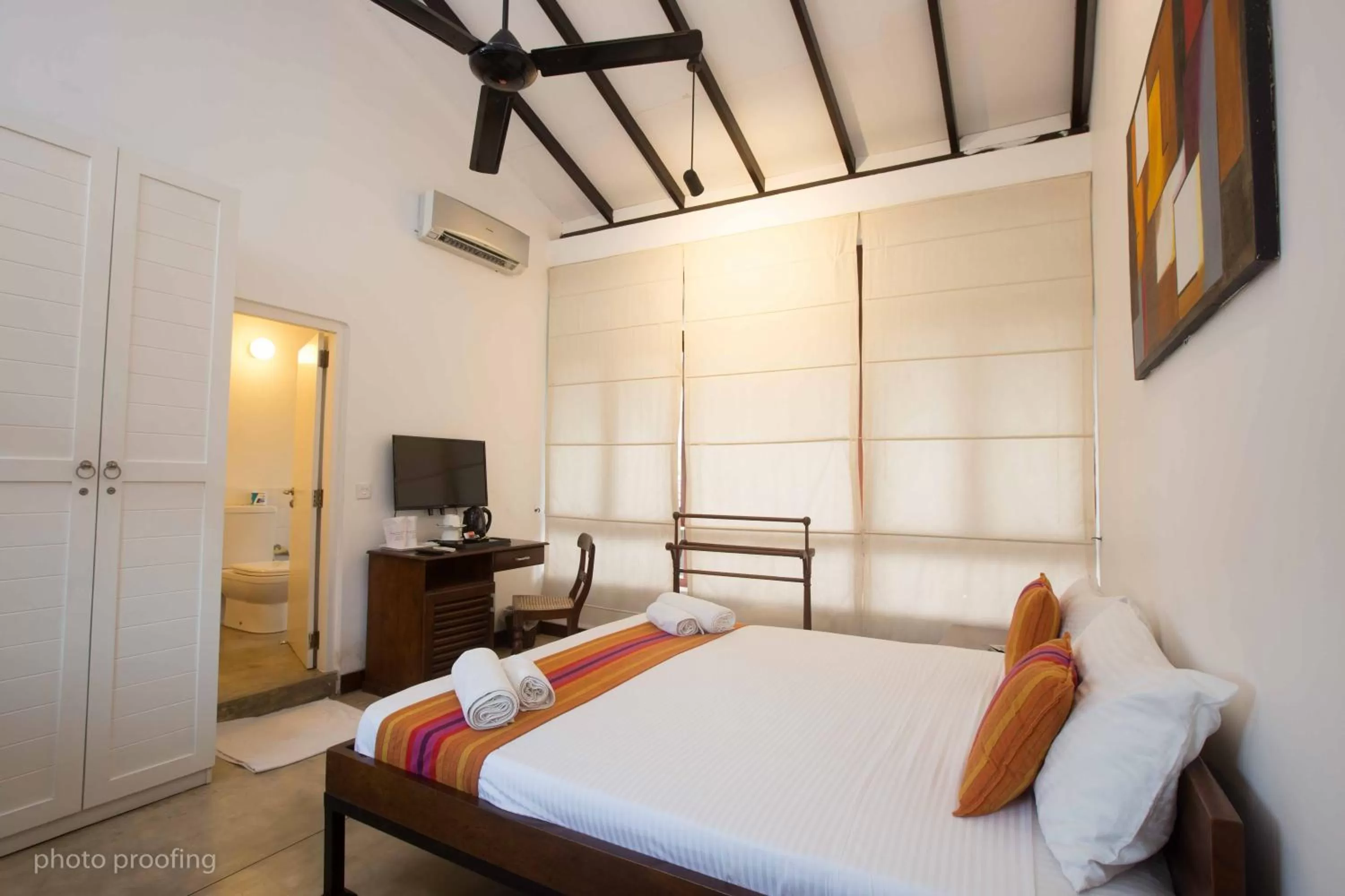 Photo of the whole room, Bed in Jaffna Heritage Hotel