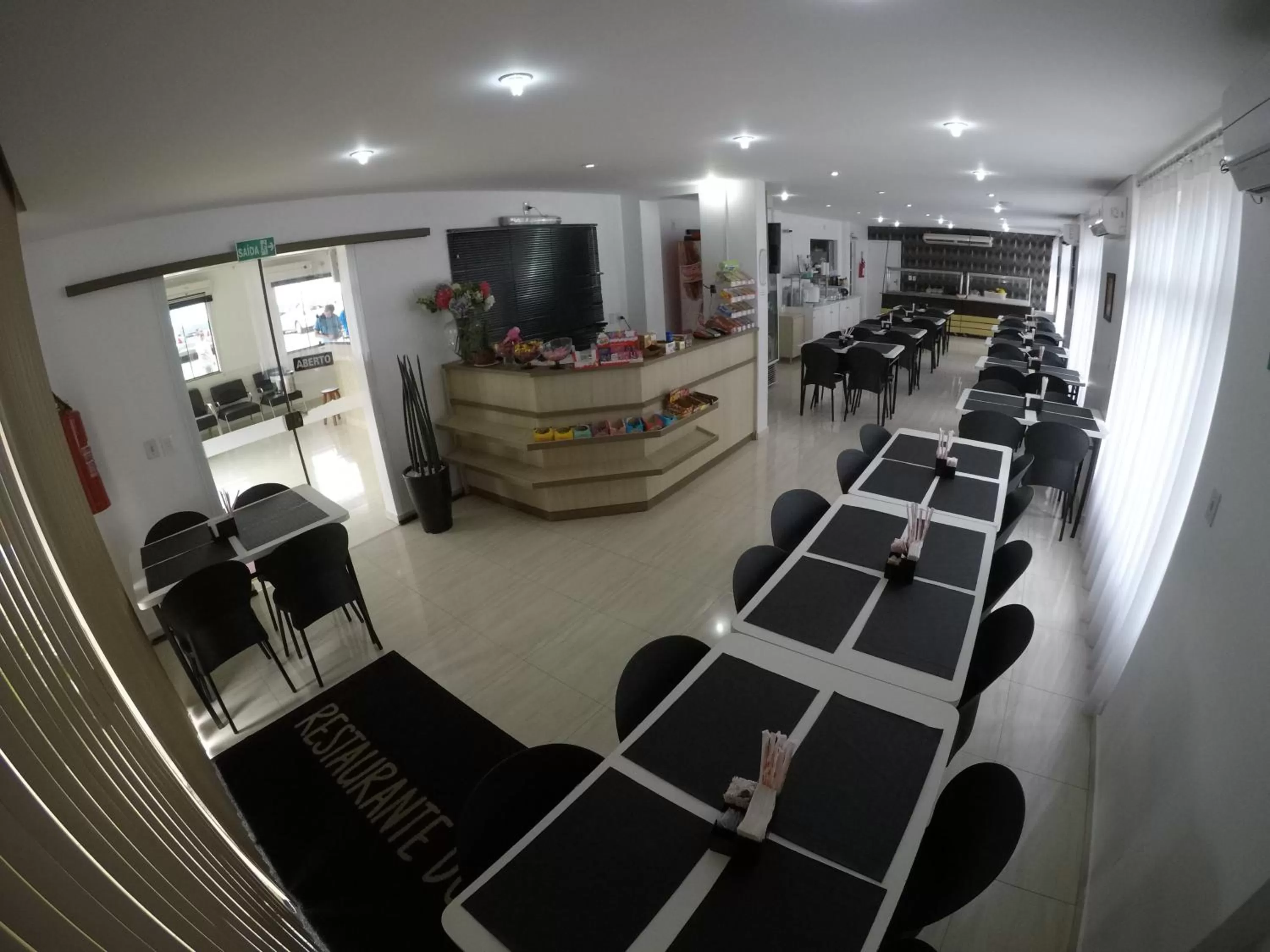 Restaurant/places to eat in Hotel Dove