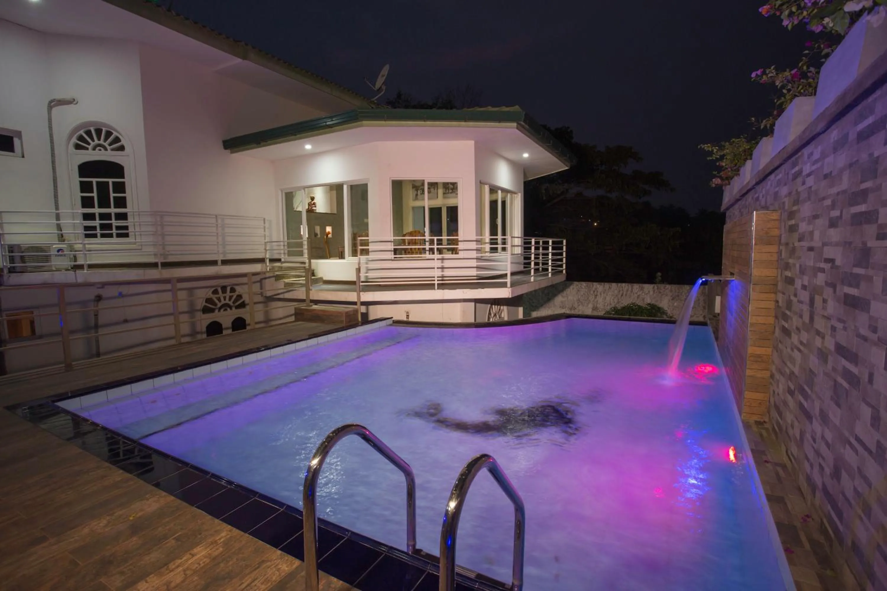 Night in Winter Villa