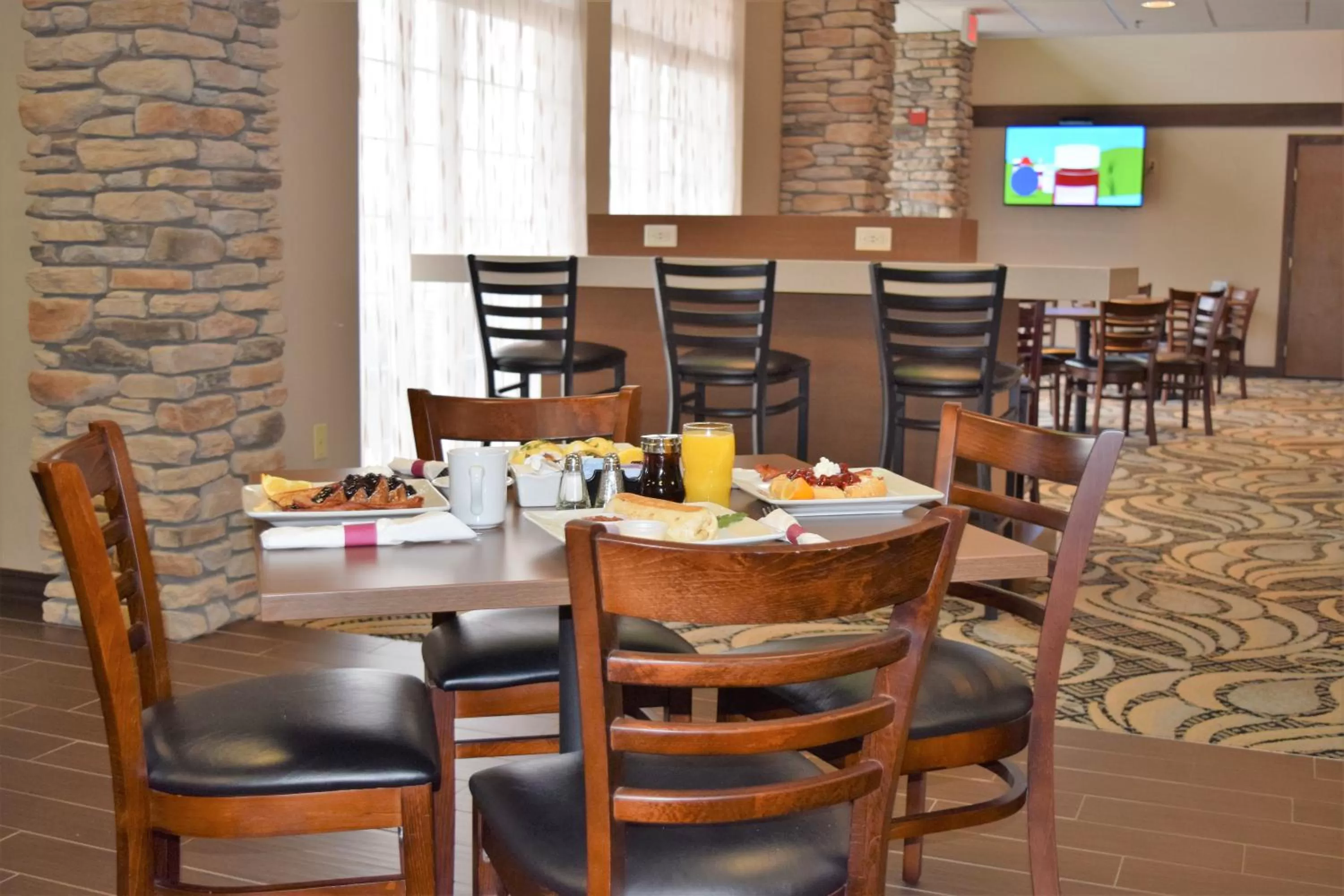 Restaurant/places to eat in Wyndham Garden Madison Fitchburg